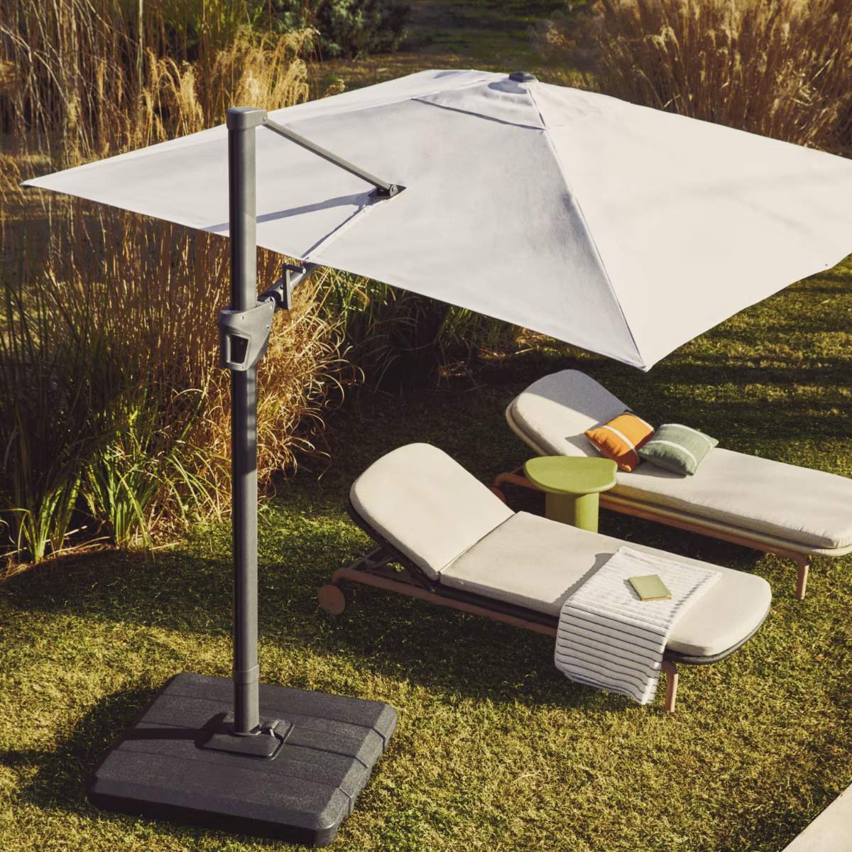 Kave Home Noli beige cantilever parasol with taupe aluminium structure 300 x 300cm