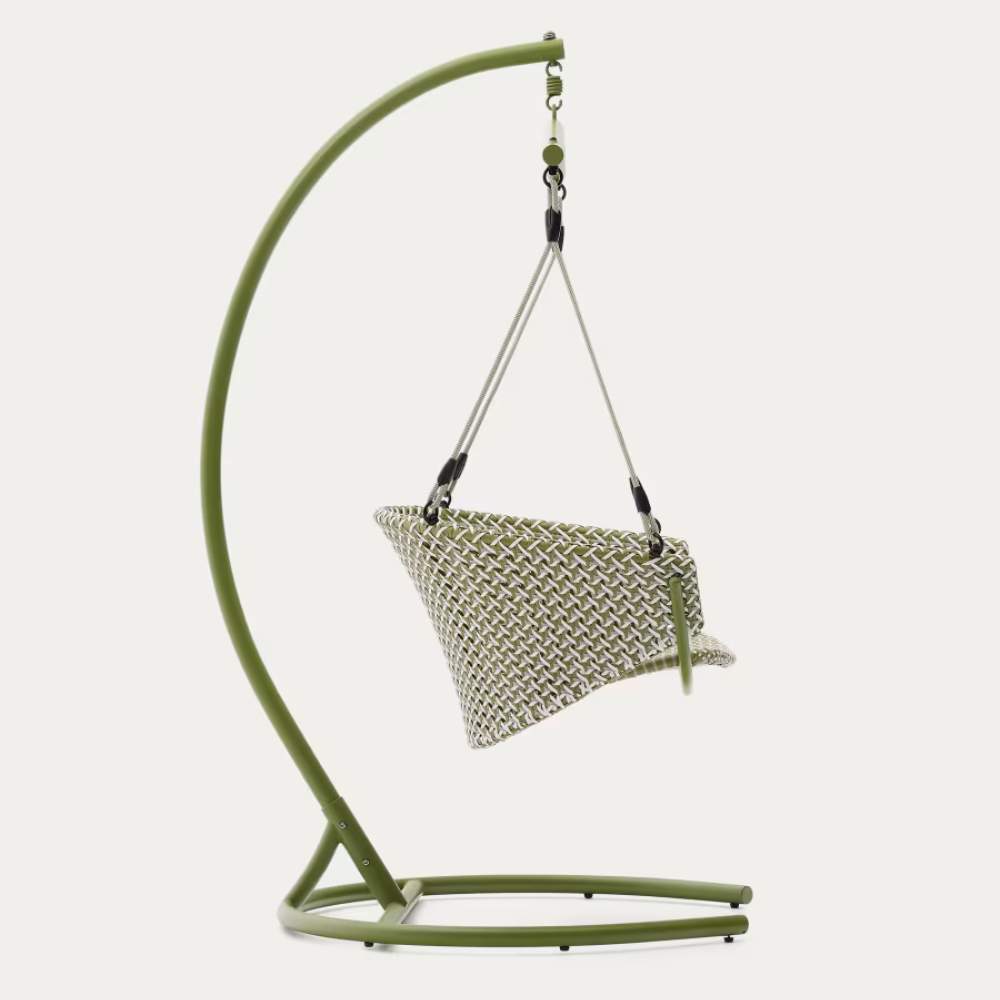 Kave Home Saliga Green Hanging Armchair with Aluminum Base and Synthetic Rattan