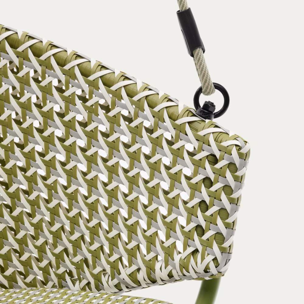 Kave Home Saliga Green Hanging Armchair with Aluminum Base and Synthetic Rattan