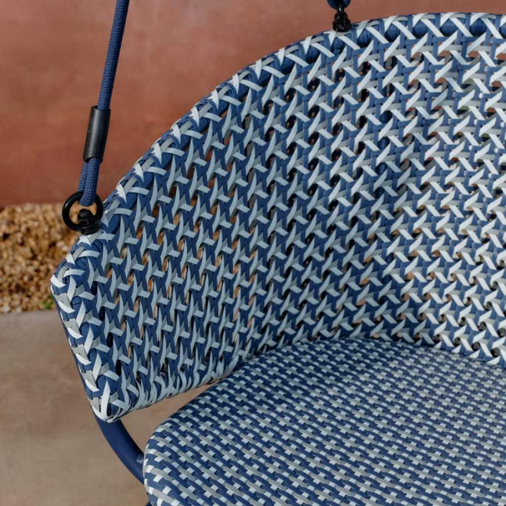 Kave Home Saliga Blue Hanging Armchair with Aluminium Base and Synthetic Rattan