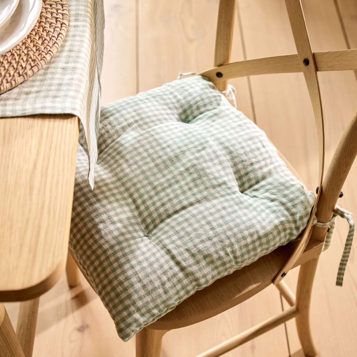 Garden Trading Oaksey Checked Seat Pad Rosemary