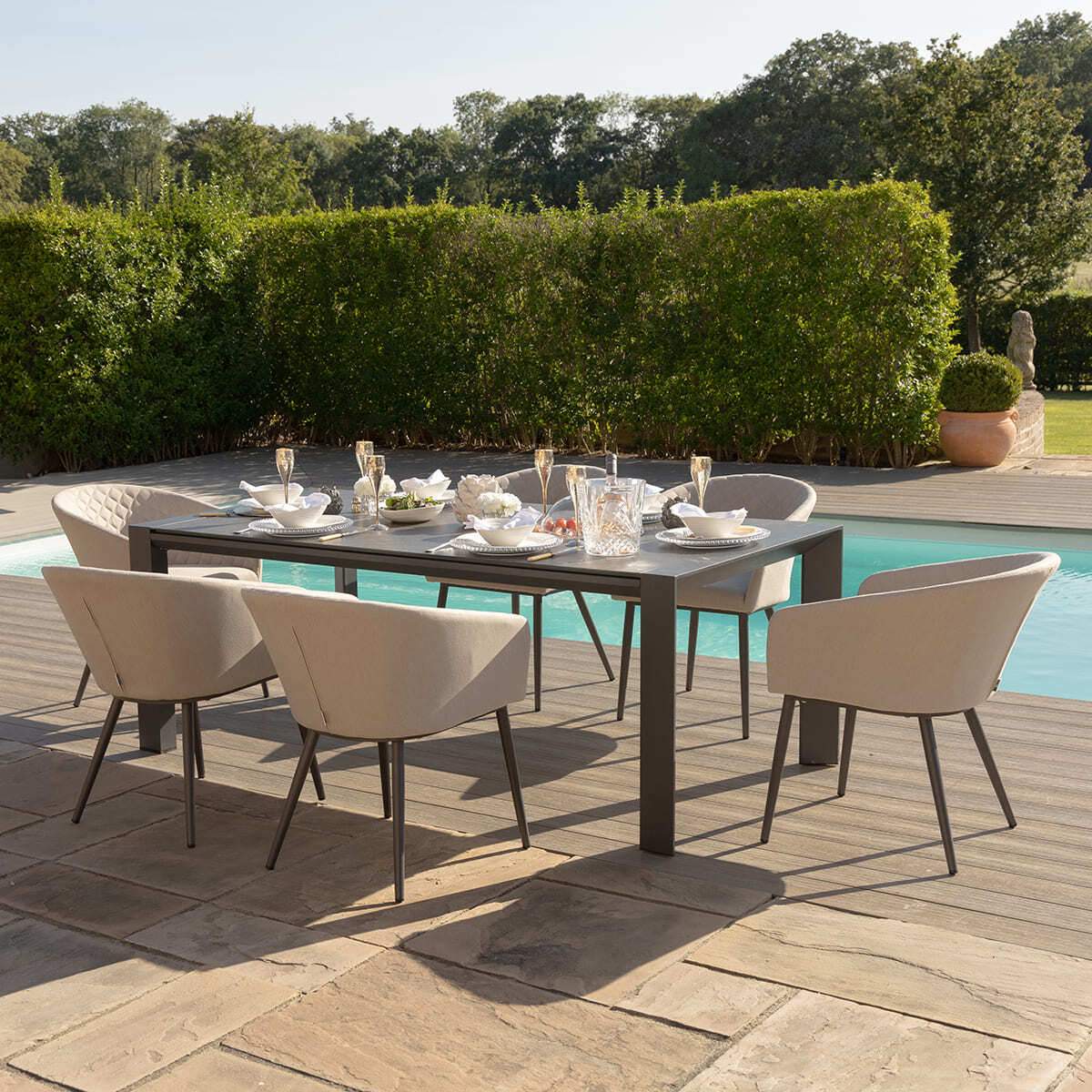Maze - Outdoor Fabric Ambition 6-10 Seat Extending Dining Set