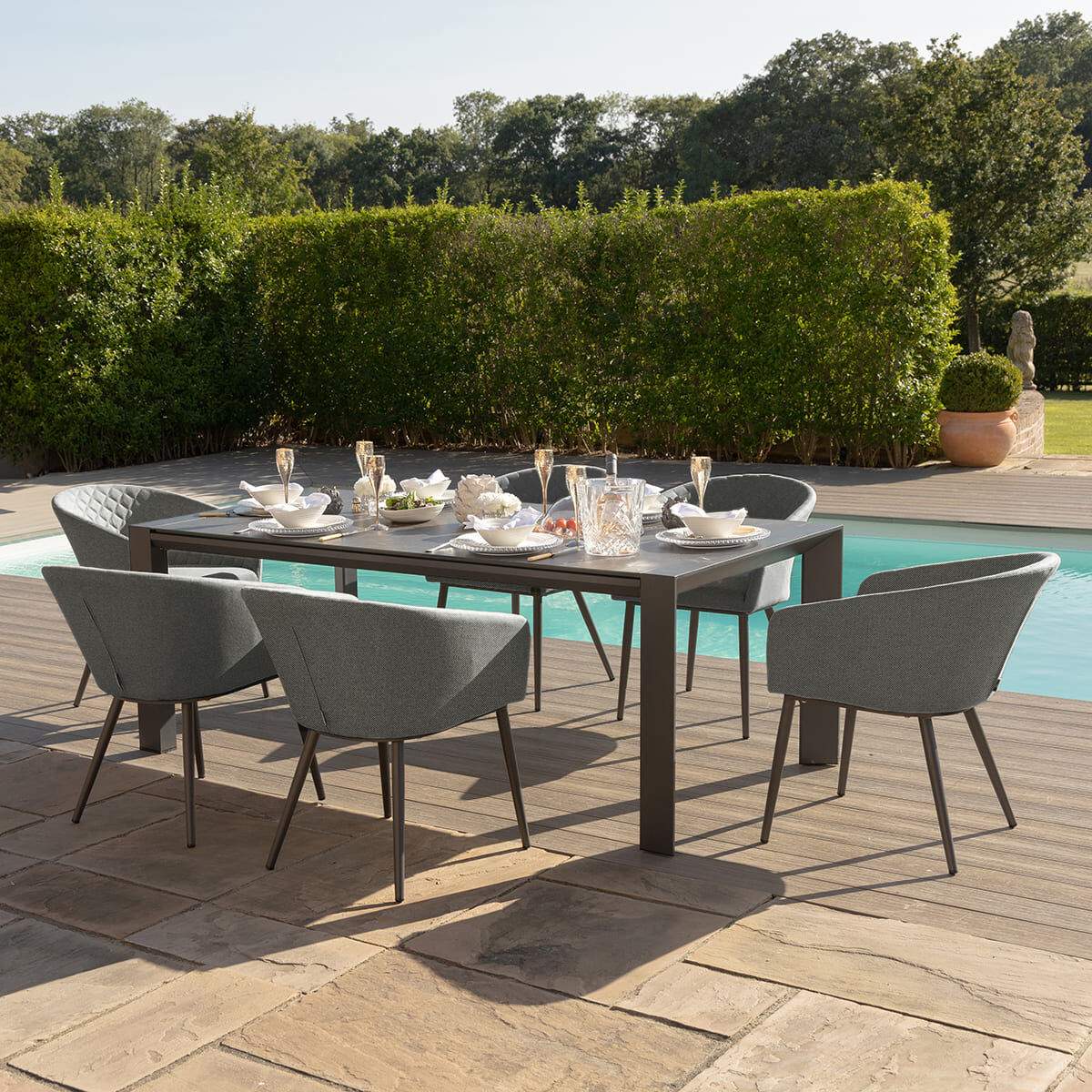 Maze - Outdoor Fabric Ambition 6-10 Seat Extending Dining Set