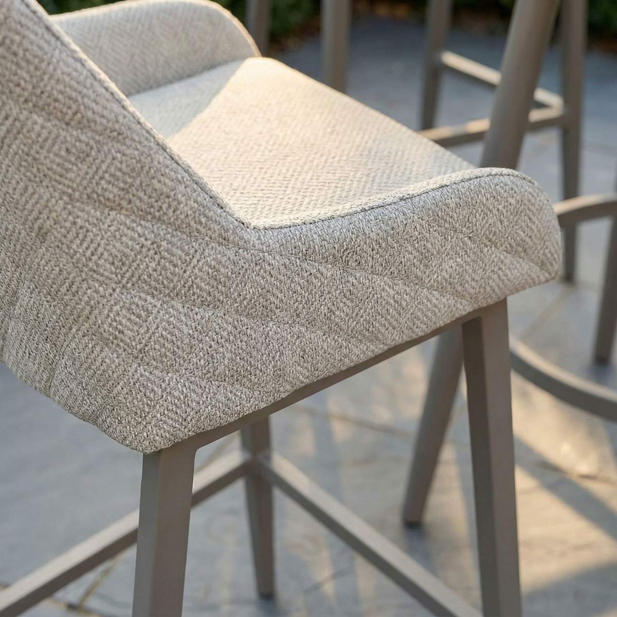 Maze - Outdoor Fabric Regal 4 Seat Round Bar Set