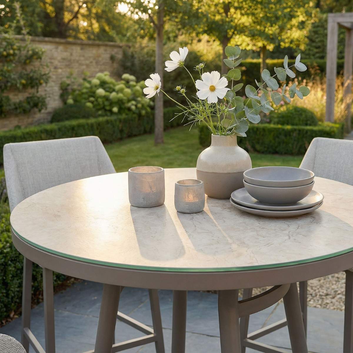 Maze - Outdoor Fabric Regal 4 Seat Round Bar Set