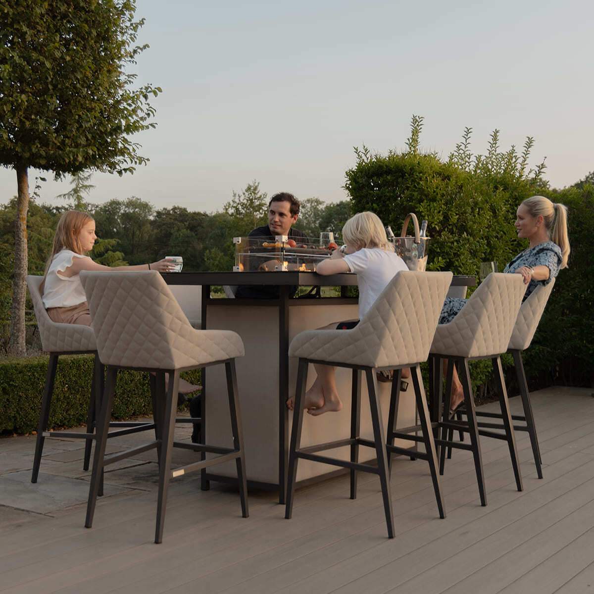 Maze - Outdoor Fabric Regal 8 Seat Rectangular Bar Set
