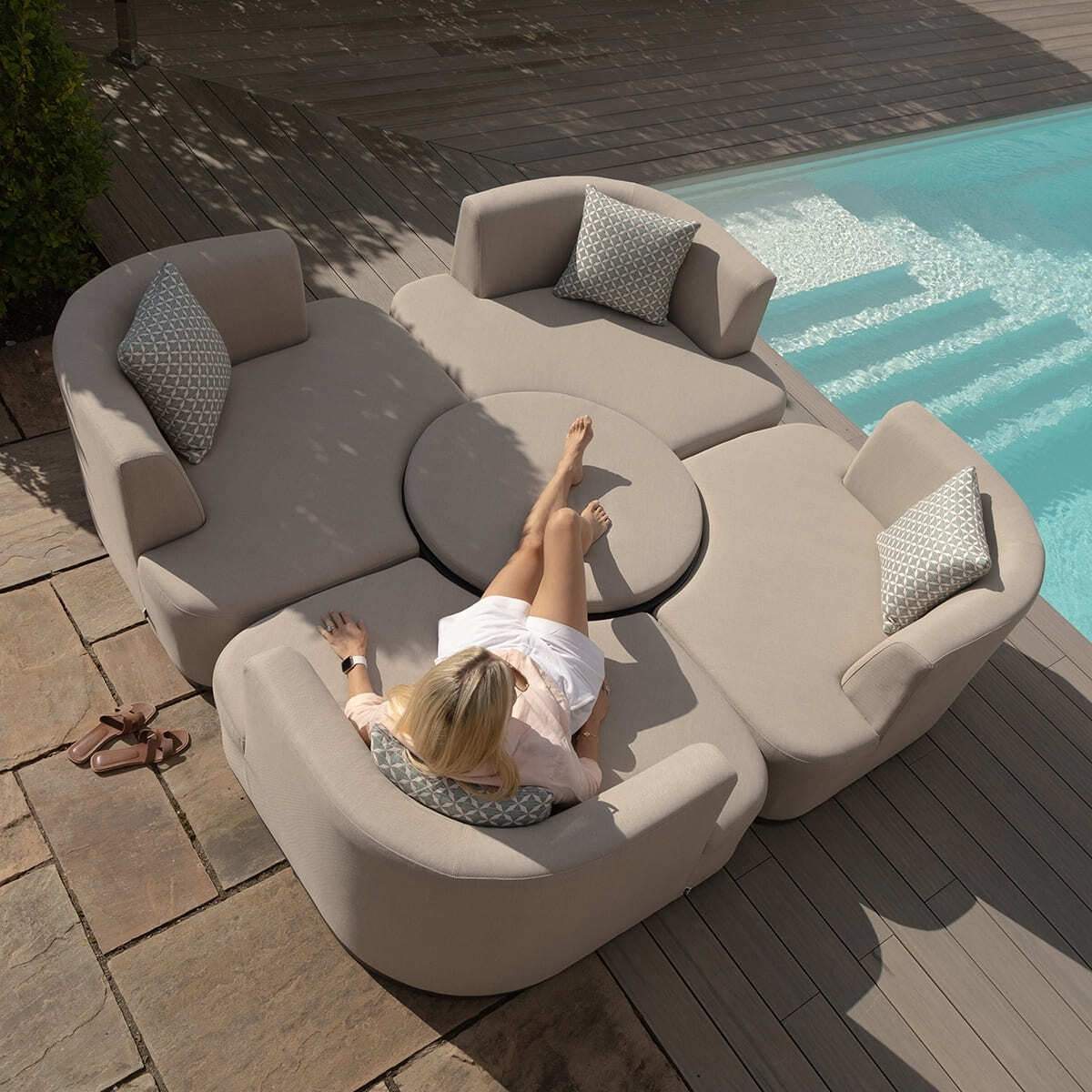 Maze - Outdoor Fabric Snug Lifestyle Suite