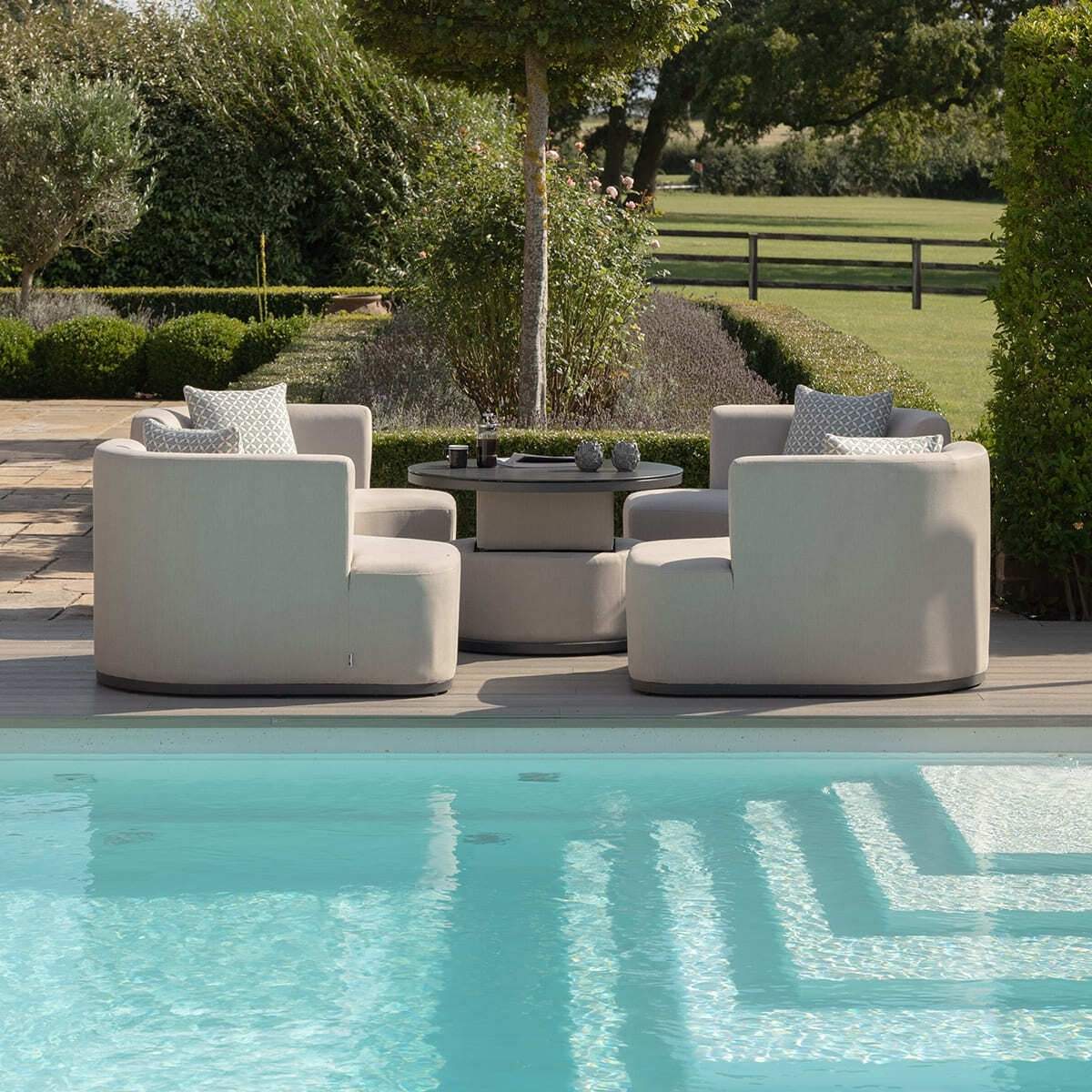 Maze - Outdoor Fabric Snug Lifestyle Suite