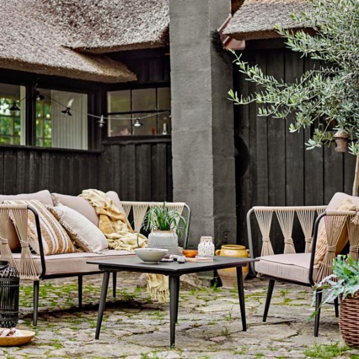 Bloomingville Outdoor Pavone Cement Coffee Table - Black