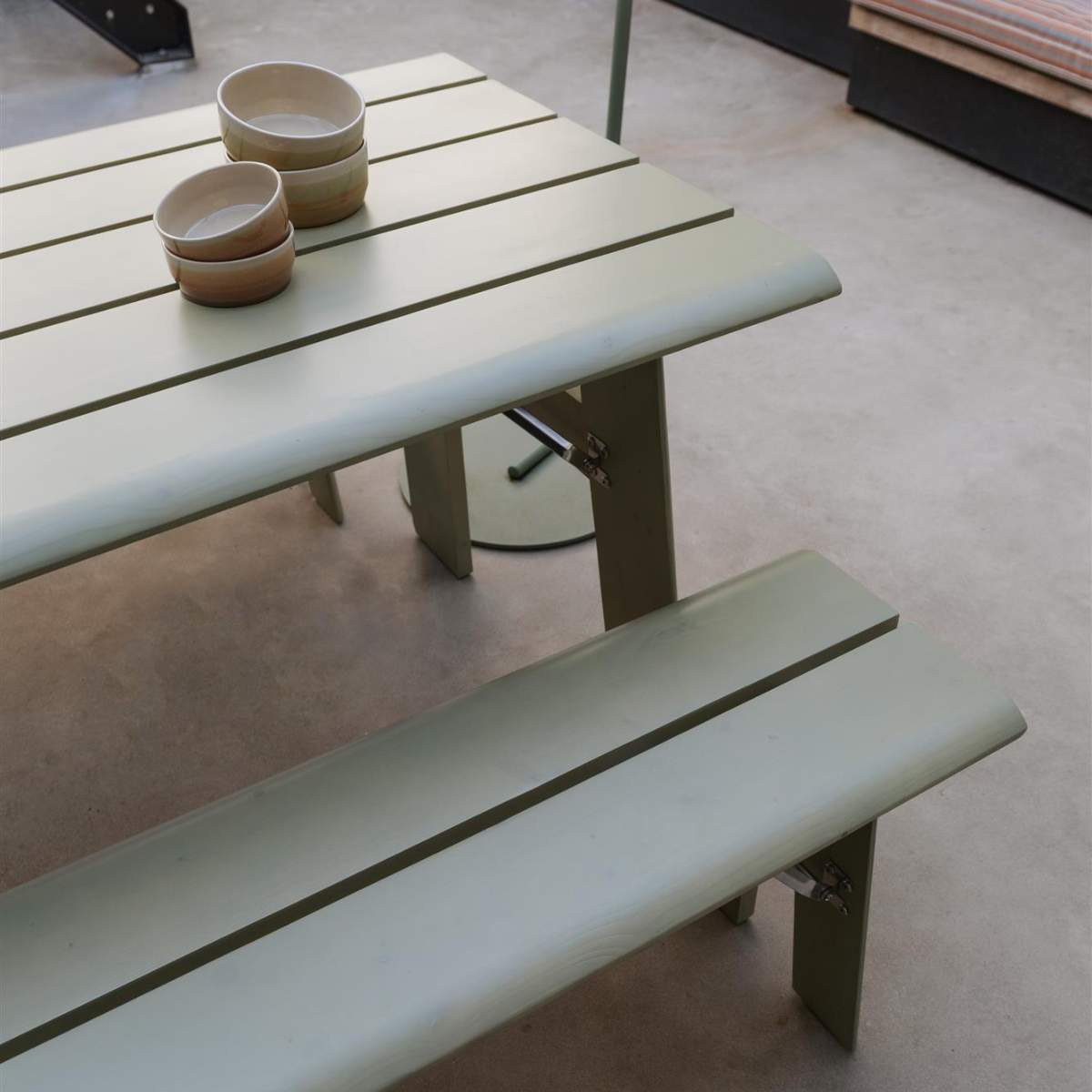 Zuiver Outdoor Table Avenue Desert Sage