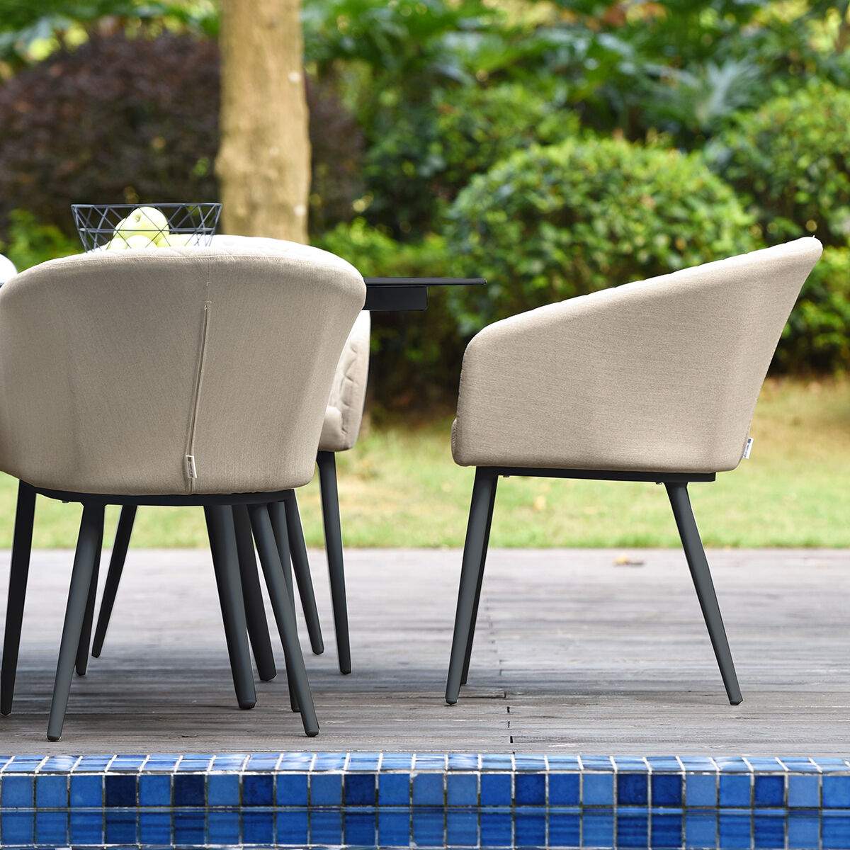 Maze - Outdoor Fabric Ambition 8 Seat Oval Dining Set