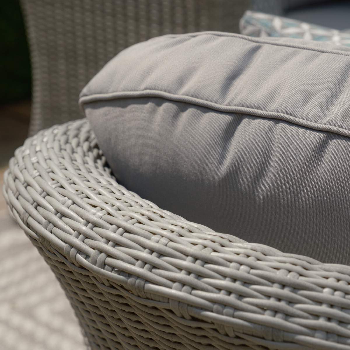Maze Oxford 2 Seat Rattan Sofa Set - Ceramic Glass