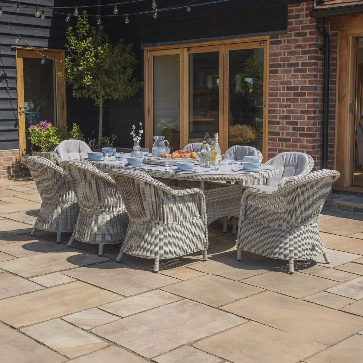 Maze Oxford 8 Seat Oval Dining Set