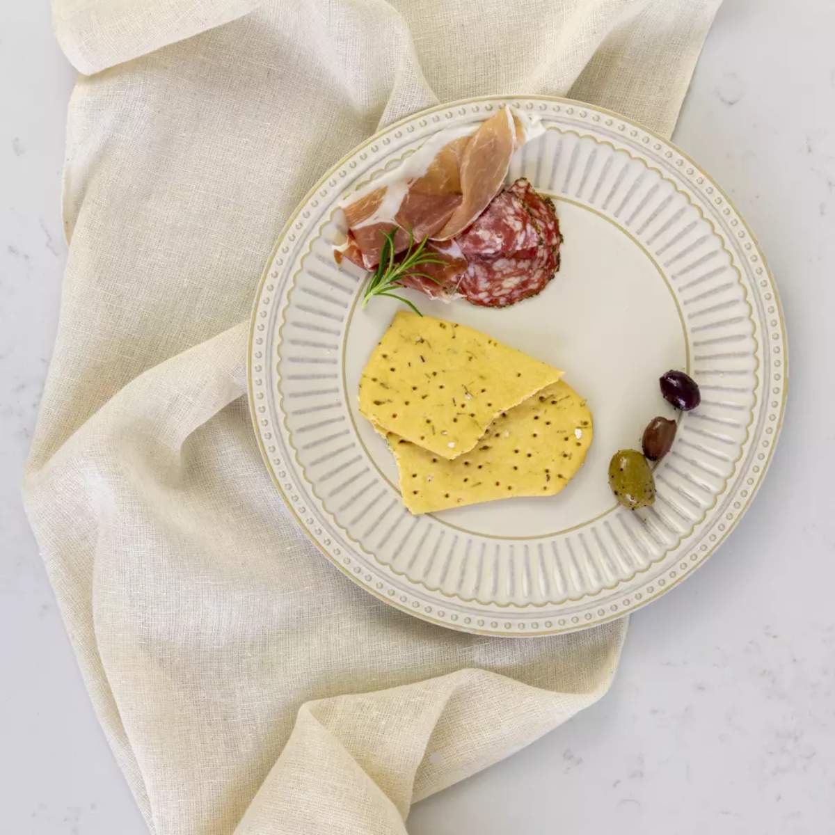 Grand Illusions Pembroke Stoneware Dinner Plate Cream