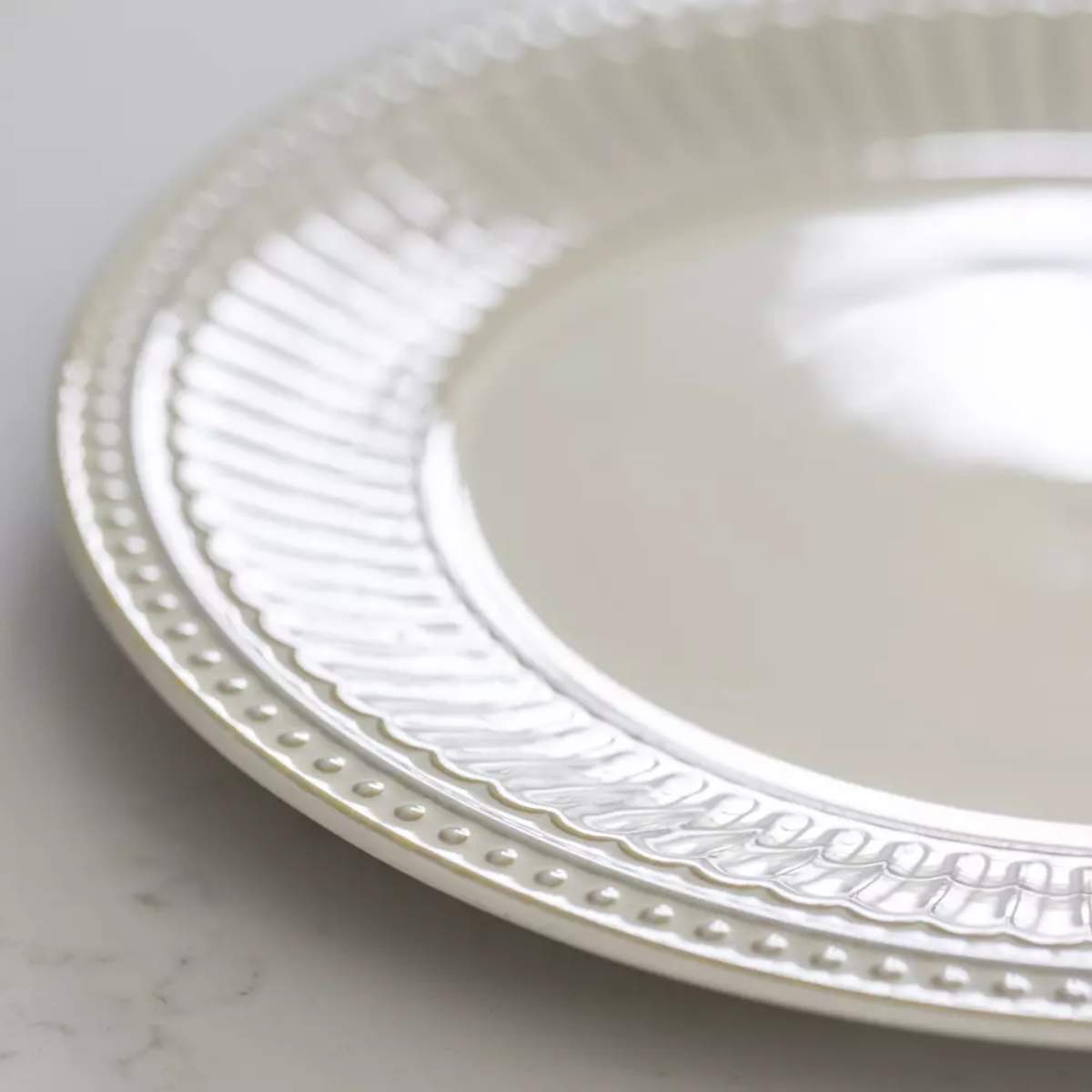 Grand Illusions Pembroke Stoneware Dinner Plate Cream