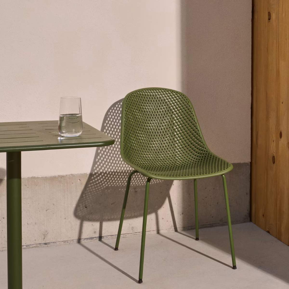 Kave Home Quinby brown outdoor chair