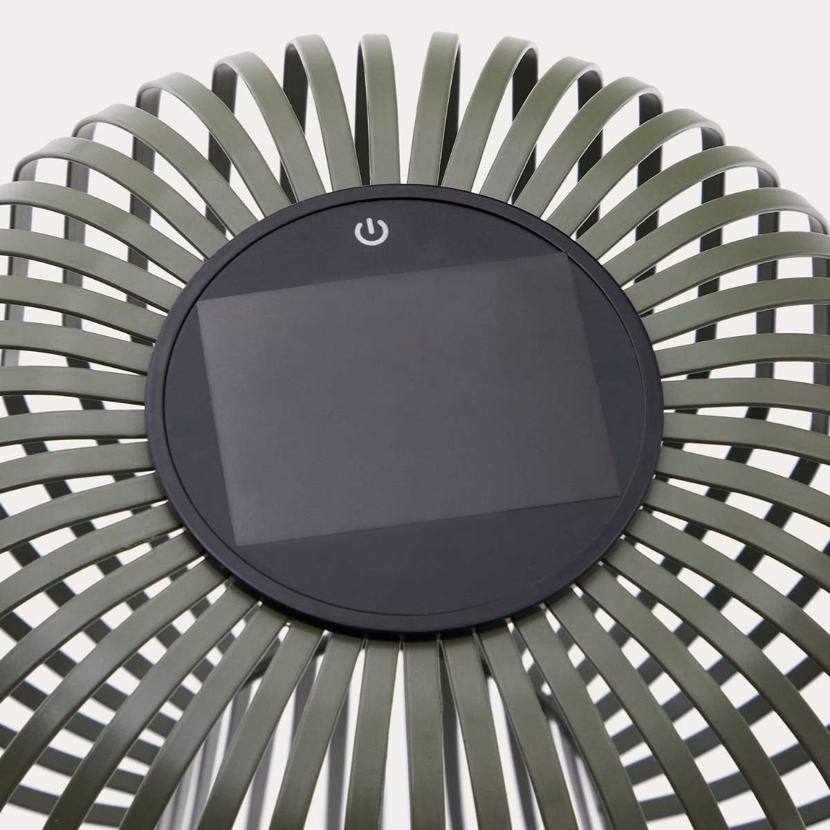 Kave Home Reiba green metal solar floor lamp