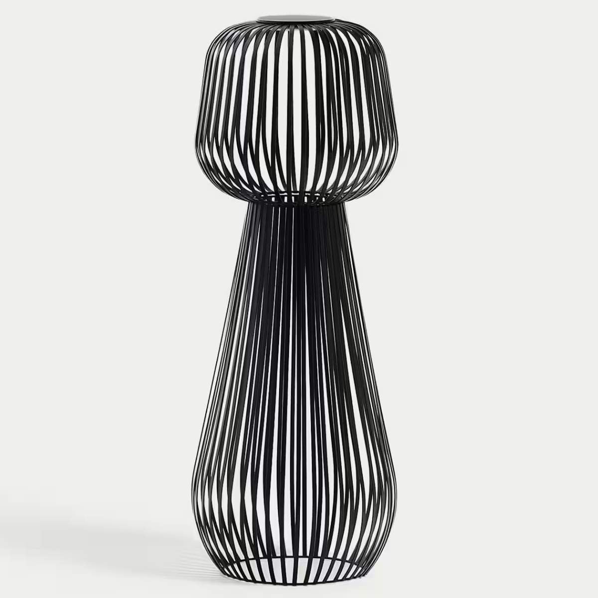 Kave Home Reiba green metal solar floor lamp