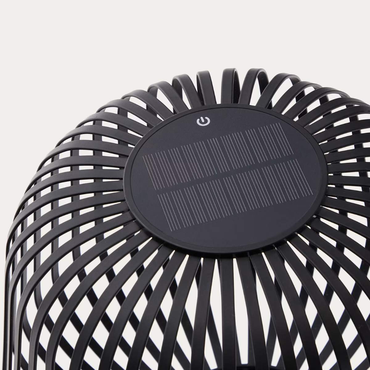 Kave Home Reiba green metal solar floor lamp