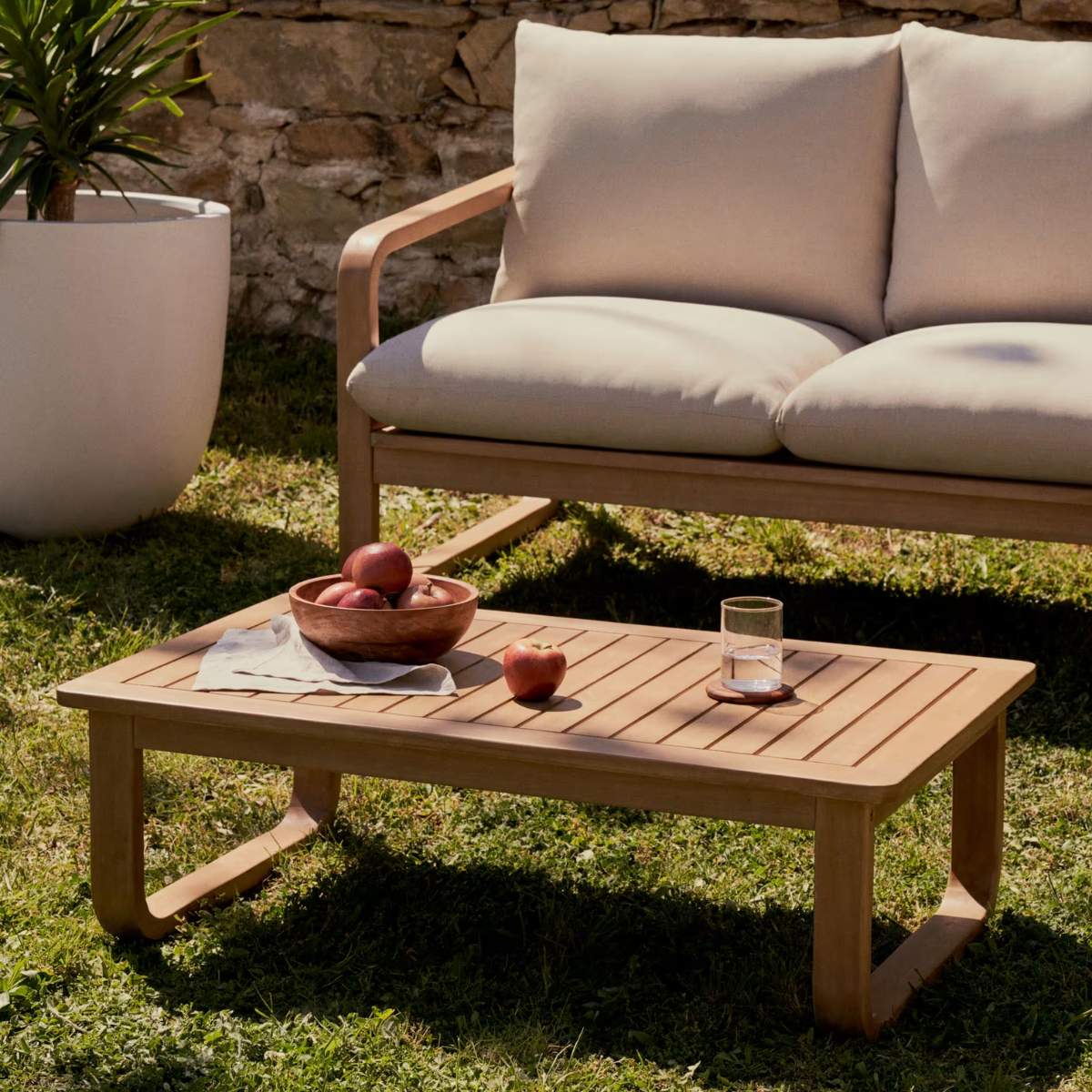 Kave Home Sacaleta solid eucalyptus wood coffee table, 100% outdoor suitable 100 x 60 cm