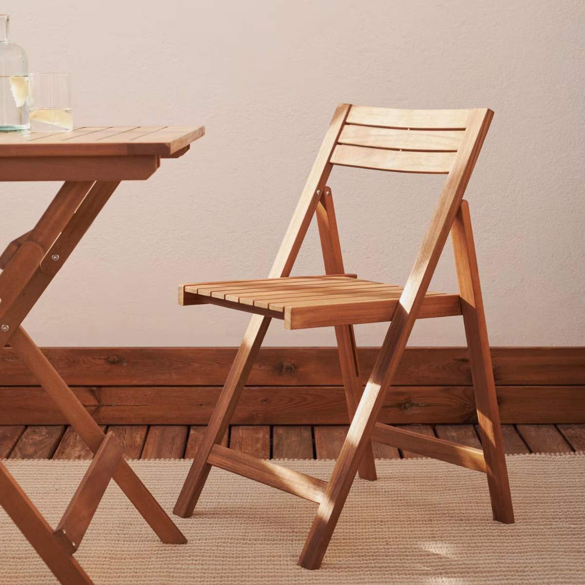 Kave Home Sadirar folding outdoor chair made from solid acacia wood FSC 100%
