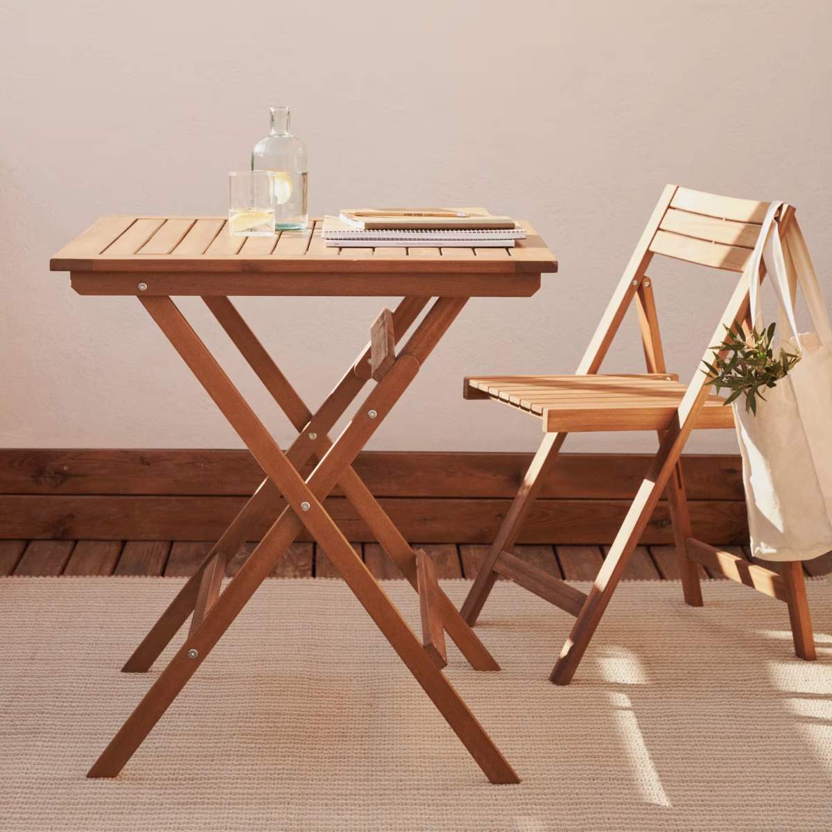 Kave Home Sadirar folding outdoor chair made from solid acacia wood FSC 100%