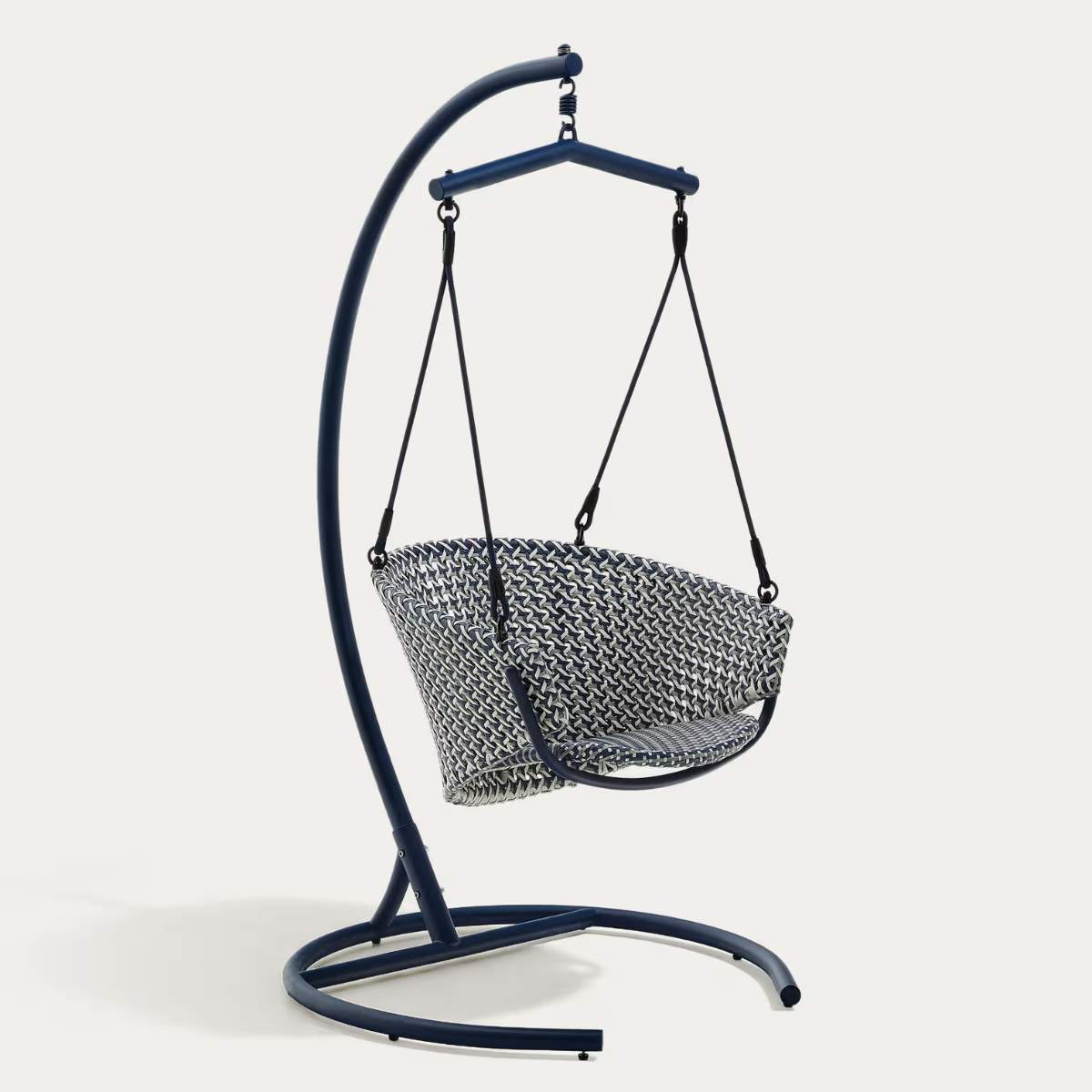 Kave Home Saliga blue hanging armchair with base in aluminium and synthetic rattan