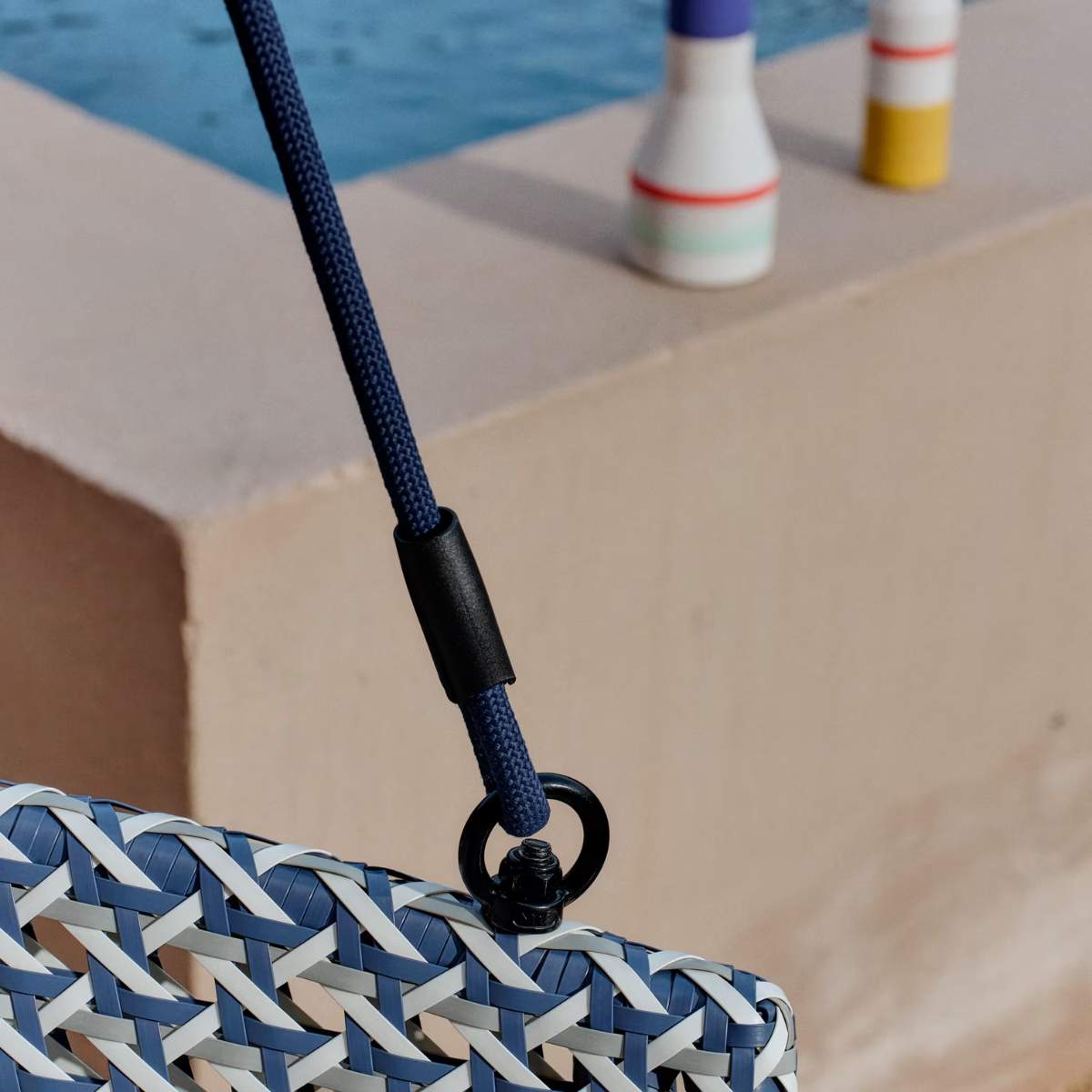 Kave Home Saliga blue hanging armchair with base in aluminium and synthetic rattan