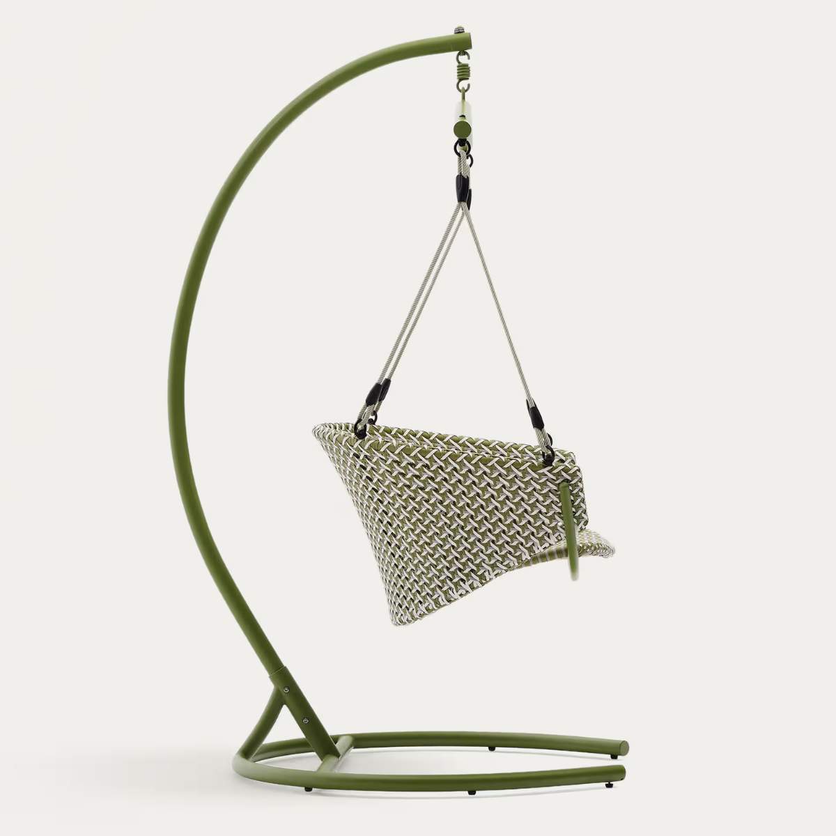 Kave Home Saliga blue hanging armchair with base in aluminium and synthetic rattan
