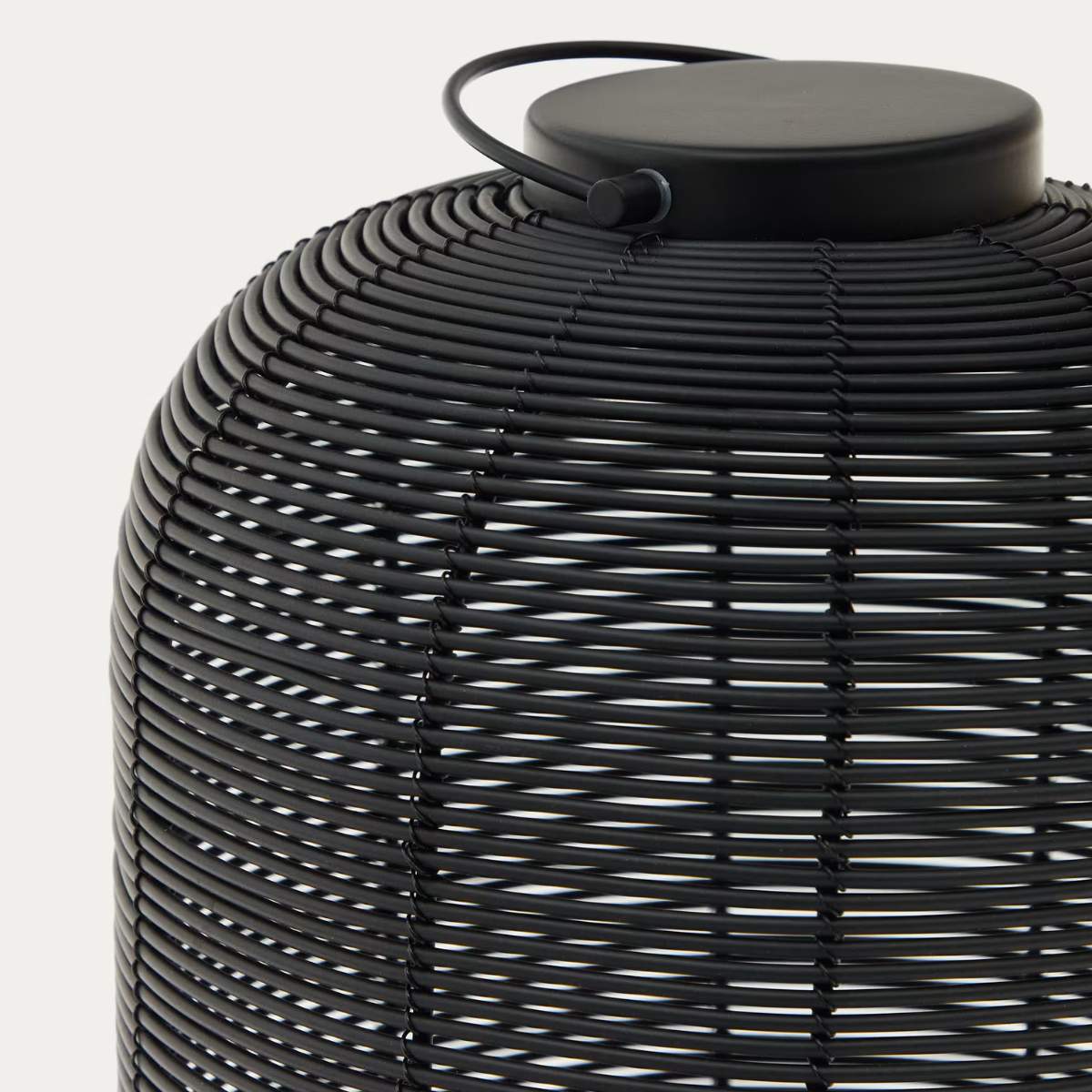 Kave Home Saranella portable table lamp in black polyrattan