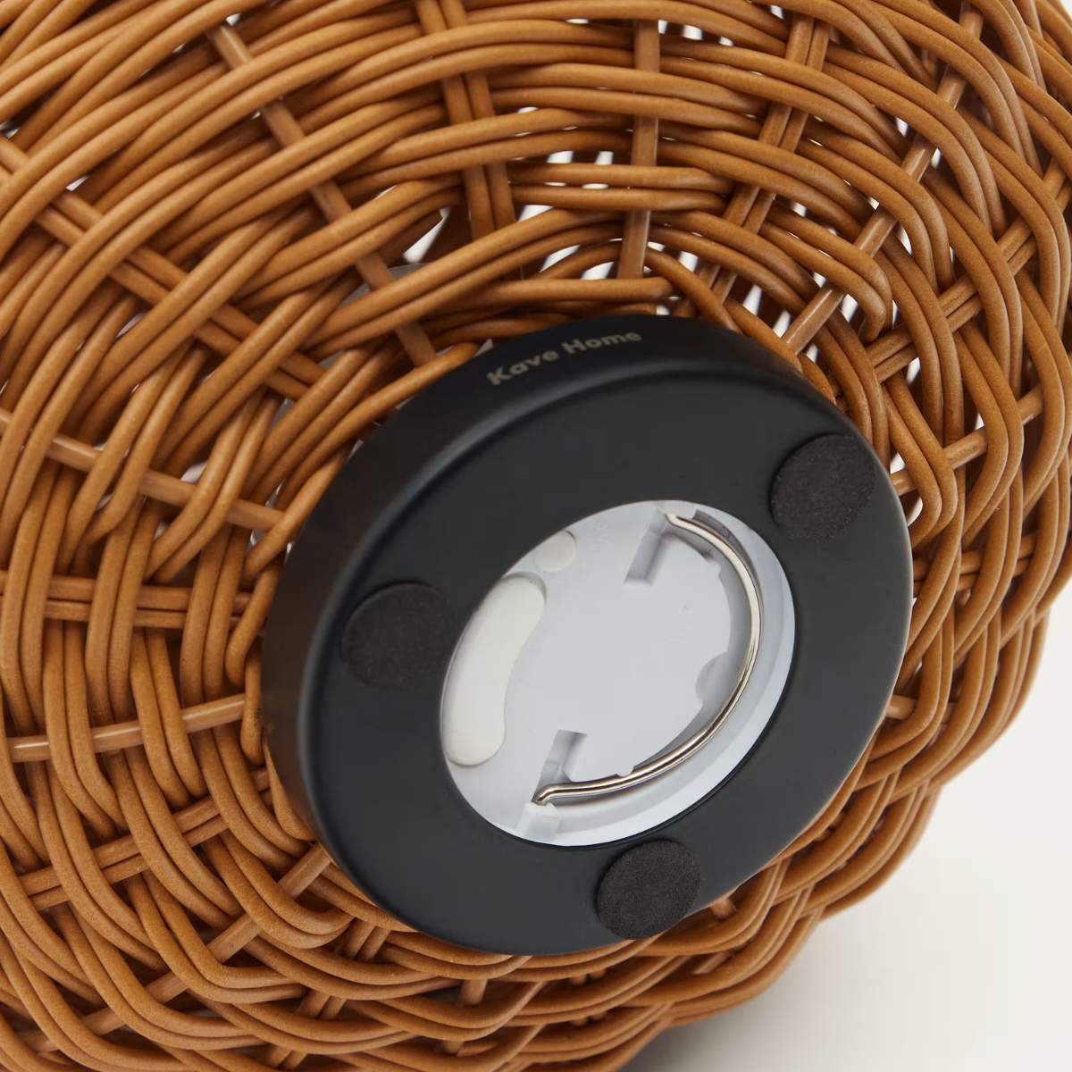 Kave Home Saranella portable table lamp in black polyrattan