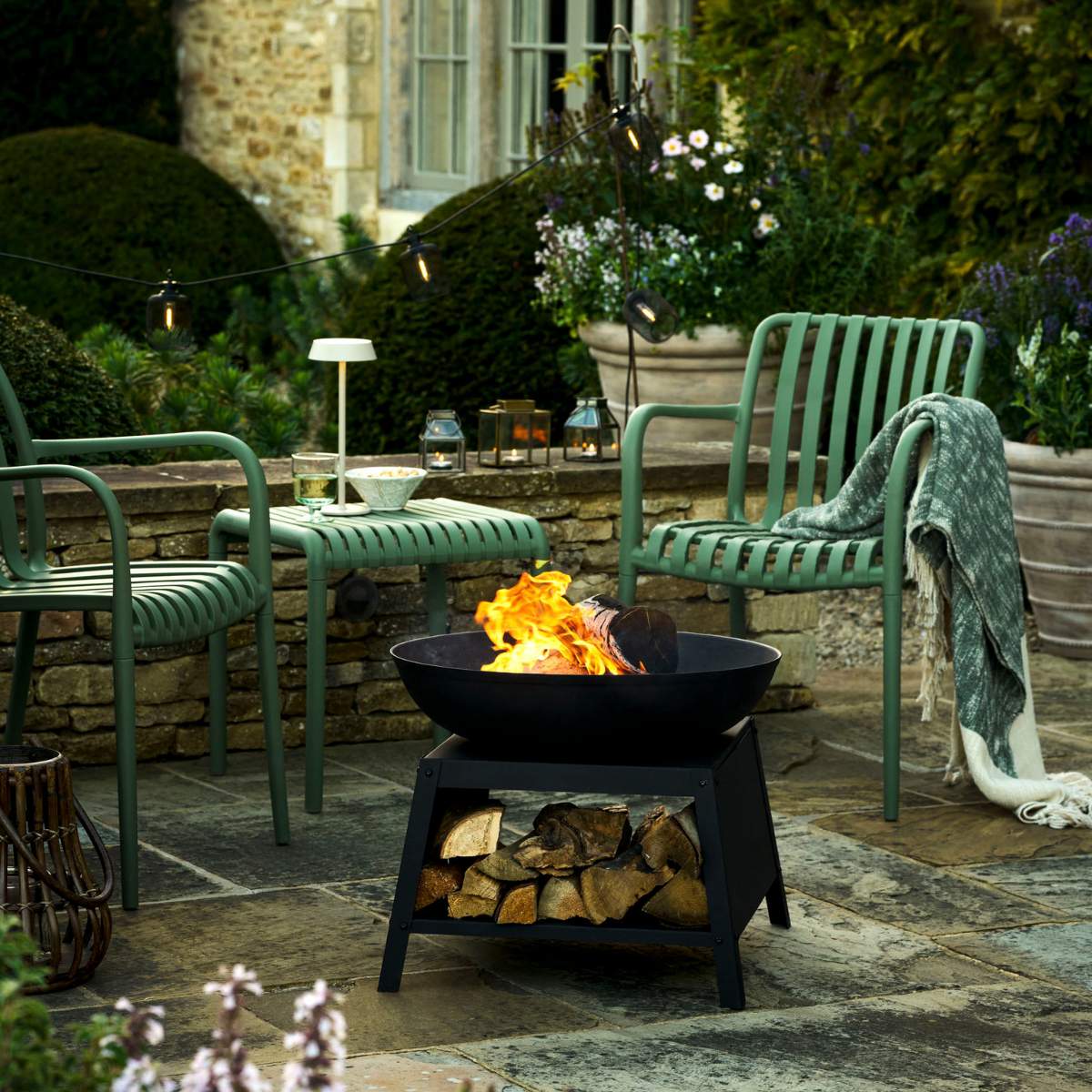 Garden Trading Sarsden Fire Pit Bowl & Log Store Medium