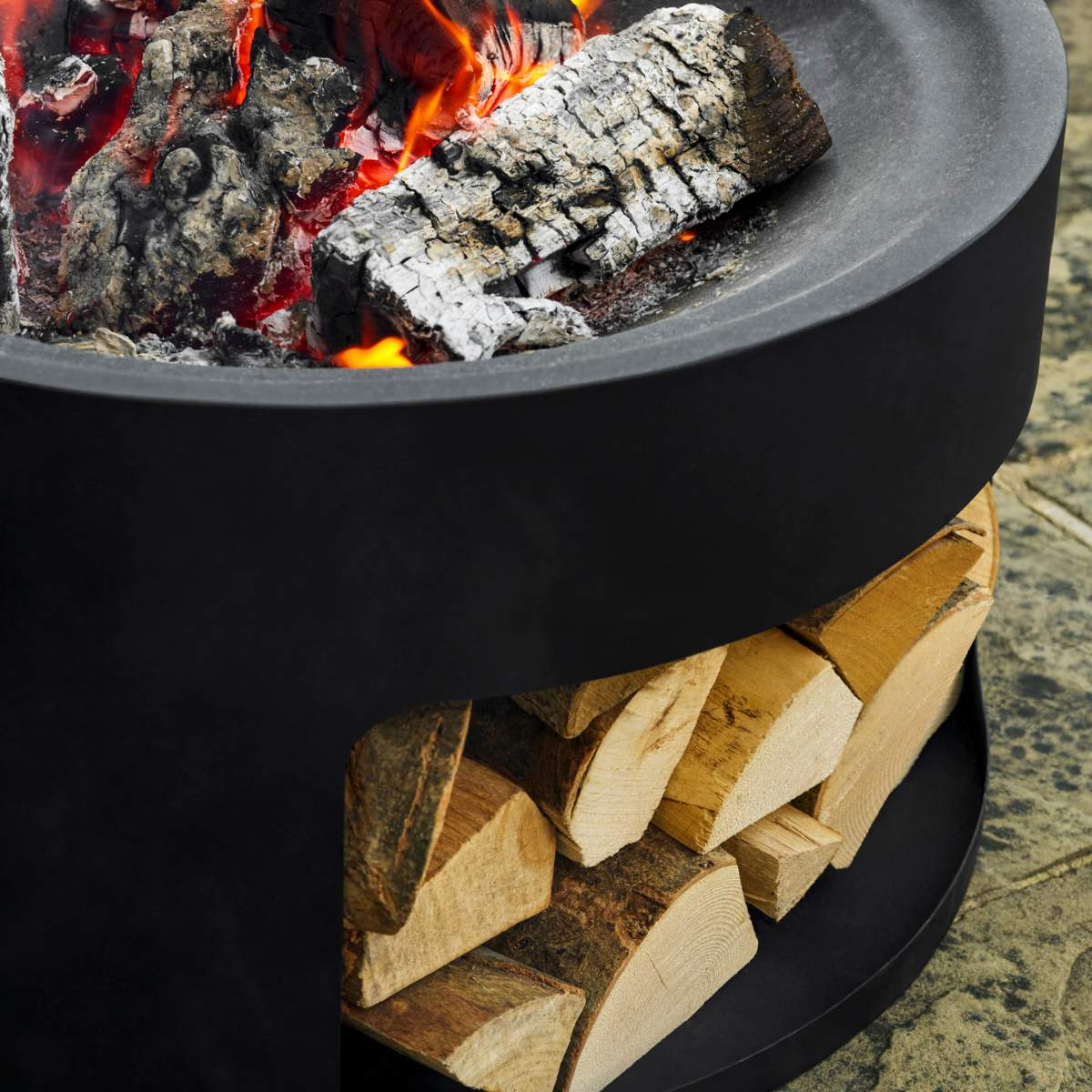 Garden Trading Sarsden Round Fire Pit & Log Store