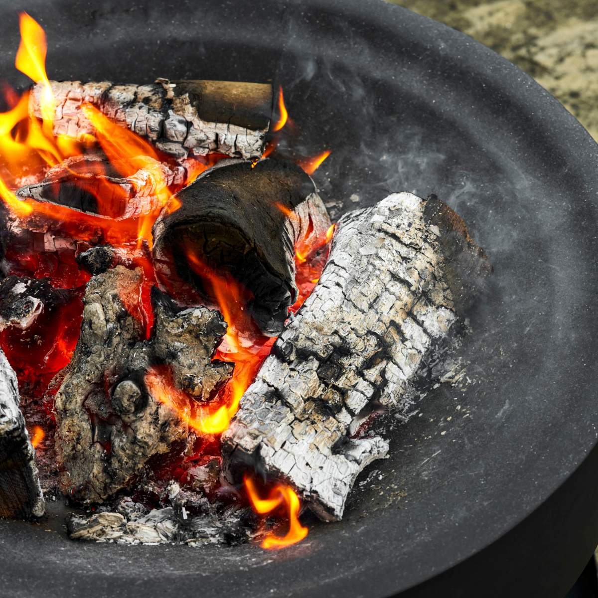 Garden Trading Sarsden Round Fire Pit & Log Store