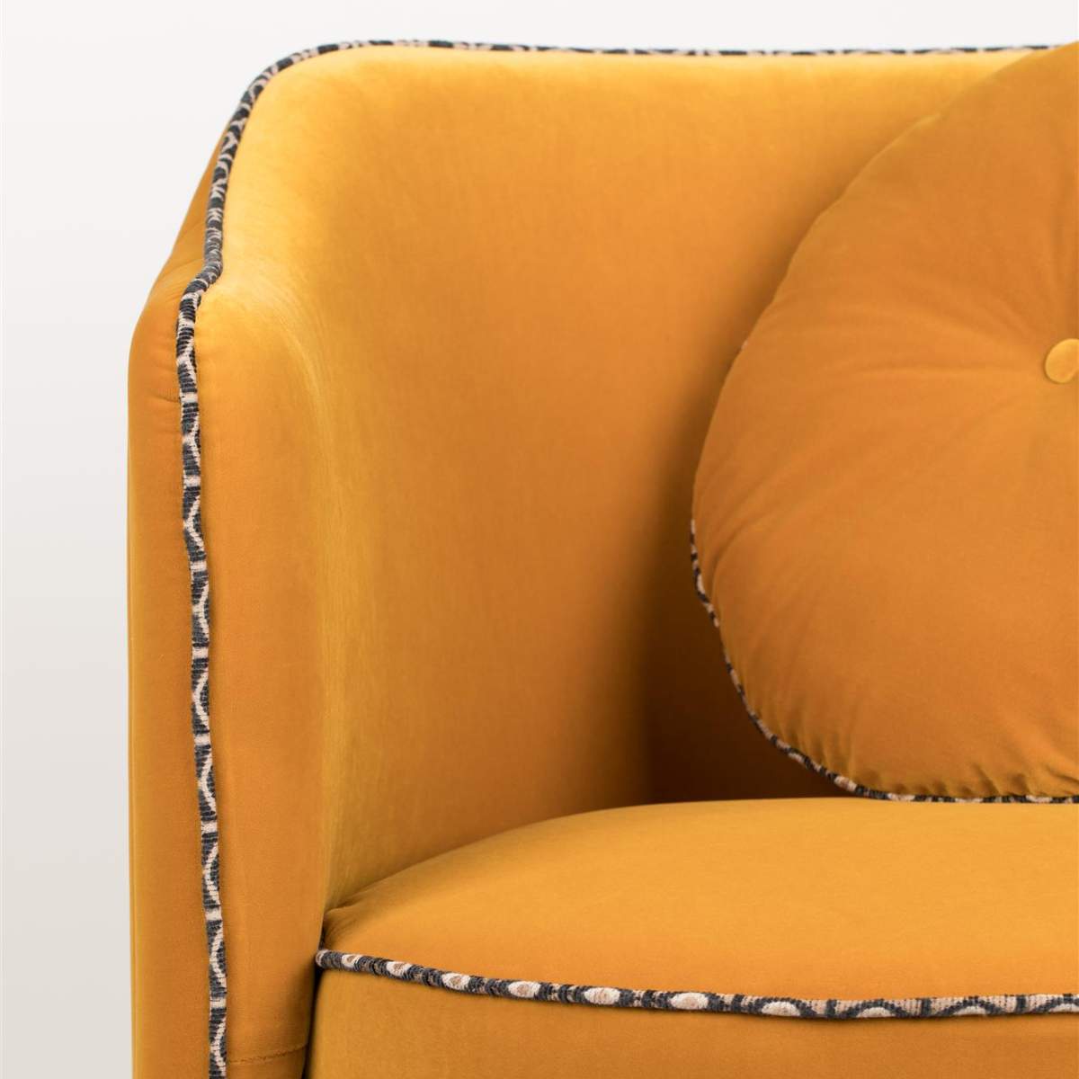 Bold Monkey Sassy Granny Lounge Chair