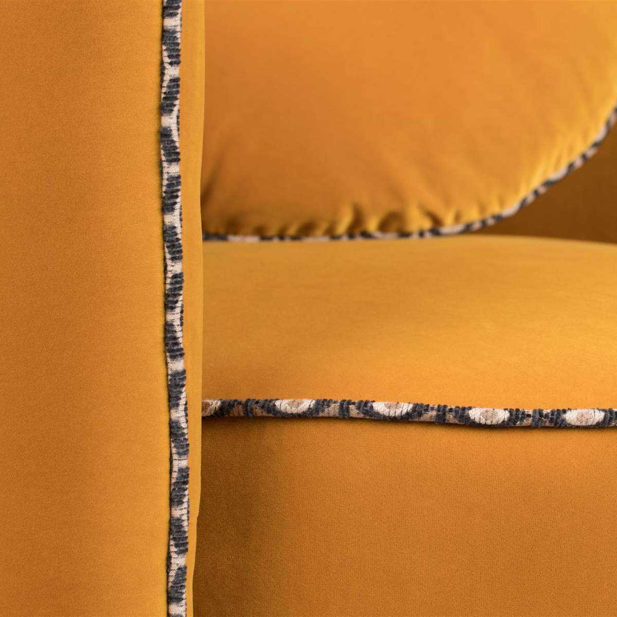 Bold Monkey Sassy Granny Lounge Chair