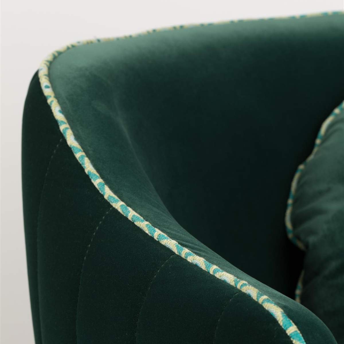 Bold Monkey Sassy Granny Lounge Chair