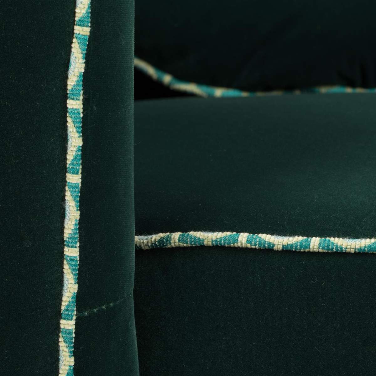 Bold Monkey Sassy Granny Lounge Chair