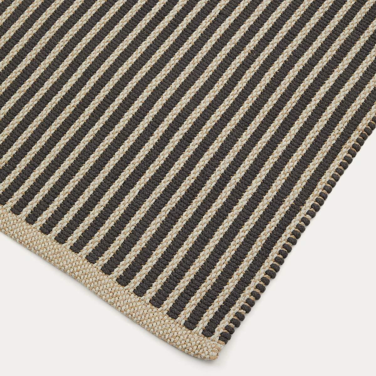 Kave Home Satanca beige and black striped rug made from synthetic fibres 160 x 230 cm