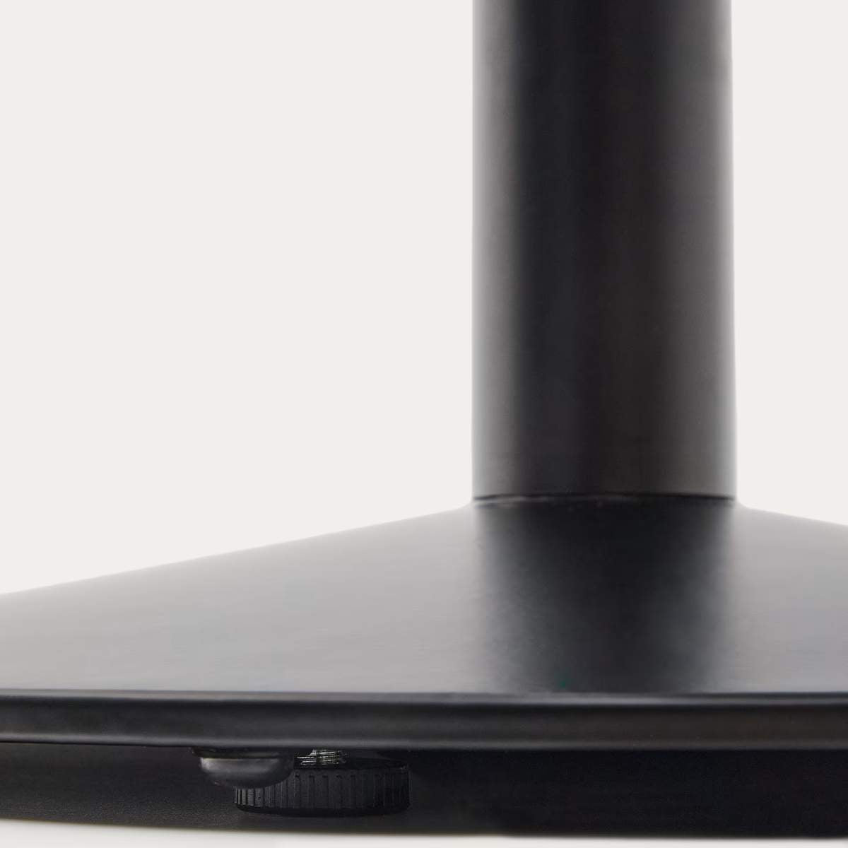 Kave Home Saura round high bar table made of black metal with a white terrazzo top, 96 x Ø70 cm