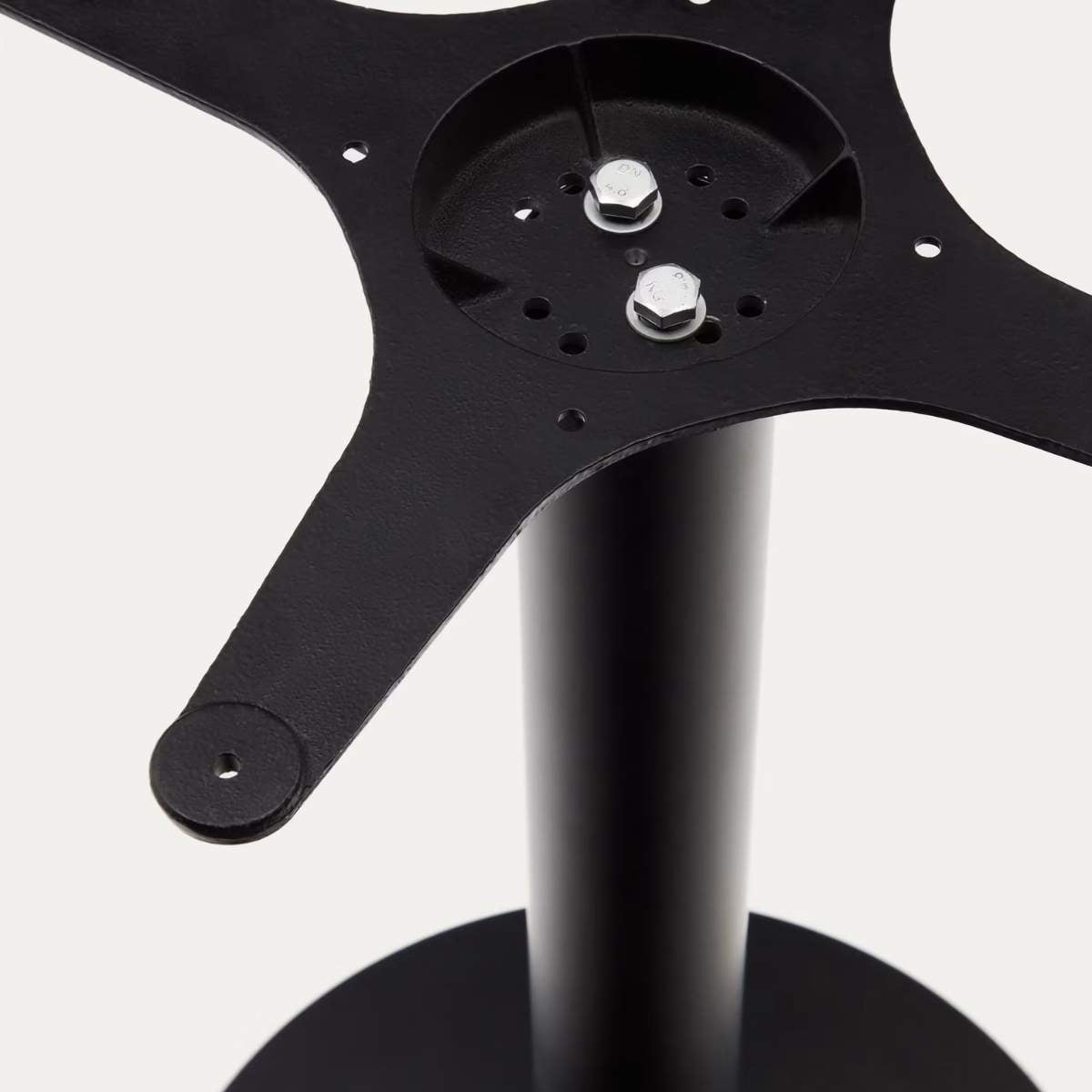 Kave Home Saura round high bar table made of black metal with a white terrazzo top, 96 x Ø70 cm