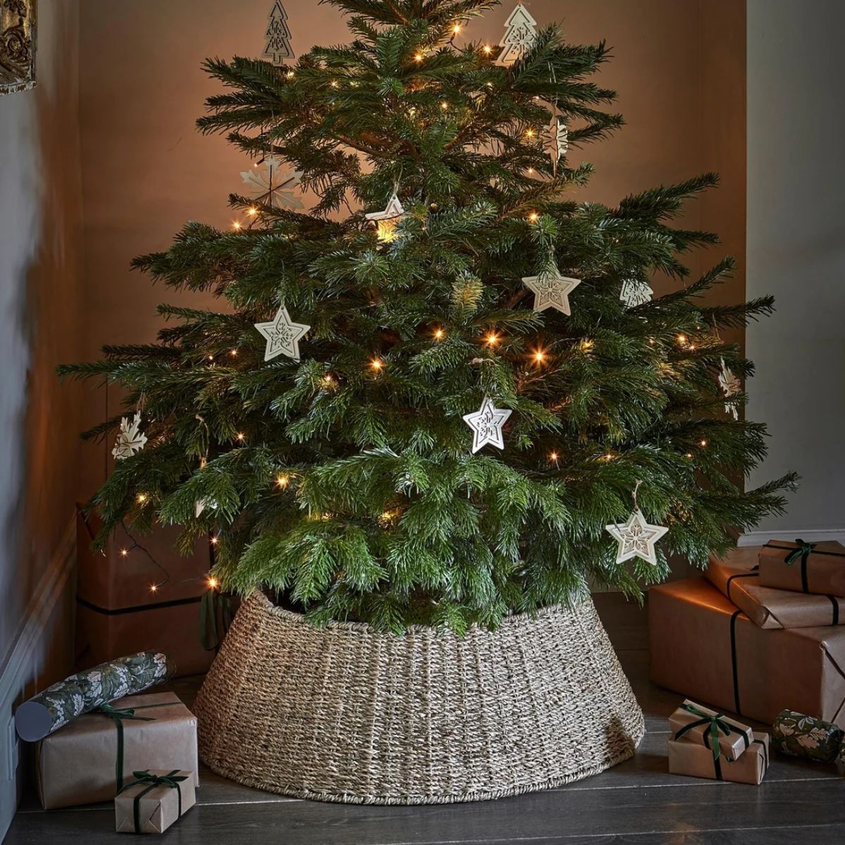 Ivyline Seagrass Round  Foldable Tree Skirt H26cm W62cm