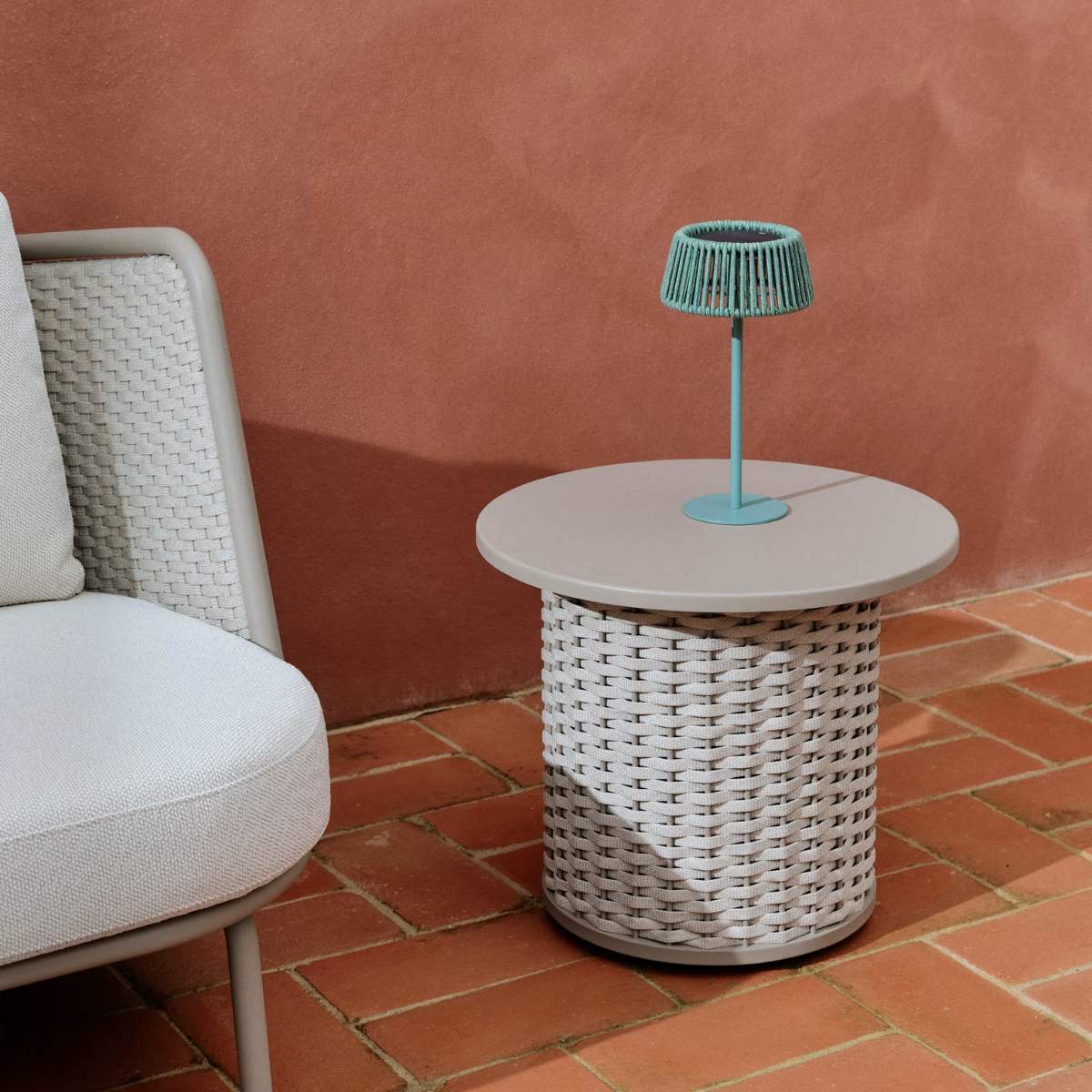 Kave Home Sedalis outdoor side table in aluminium and taupe rope cord Ø50cm