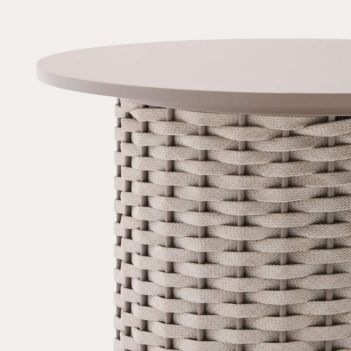 Kave Home Sedalis outdoor side table in aluminium and taupe rope cord Ø50cm