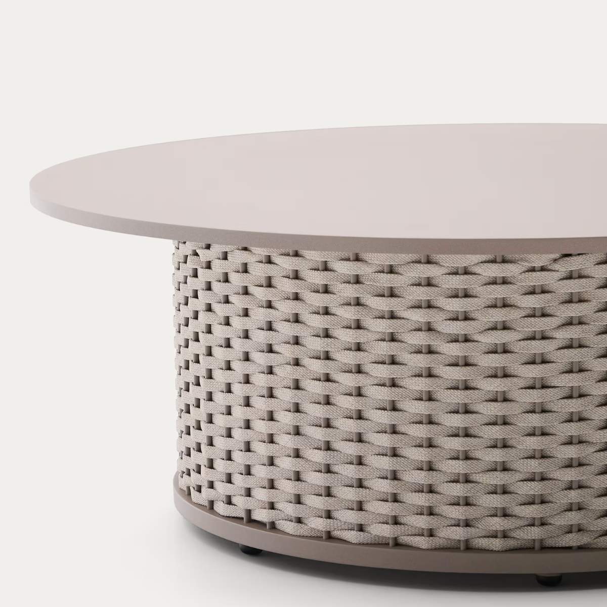 Kave Home Sedalis outdoor coffee table in aluminium with blue rope cord Ø99 cm