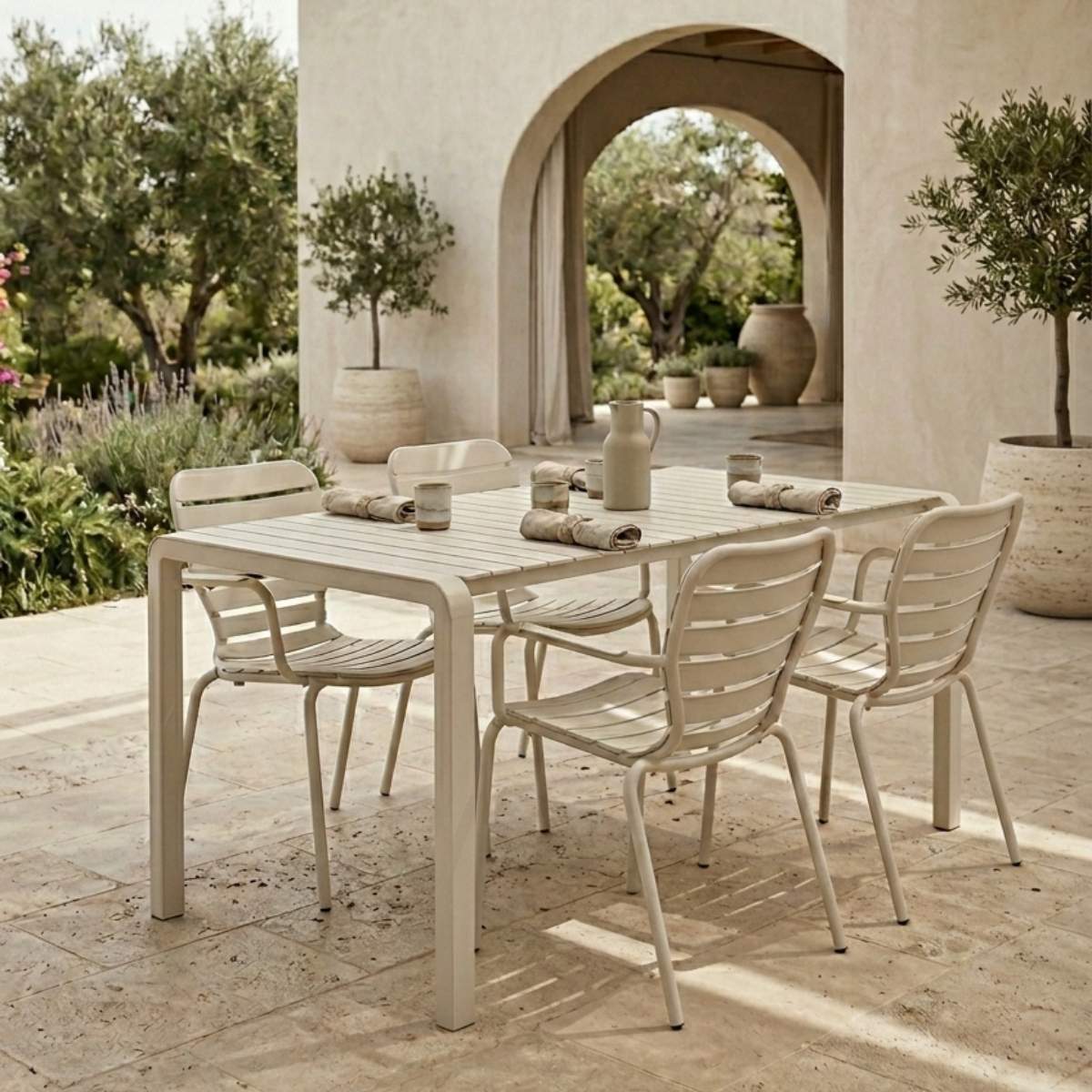 Zuiver Set Garden Table Vondel 168,5 + 4 Armchair Vondel