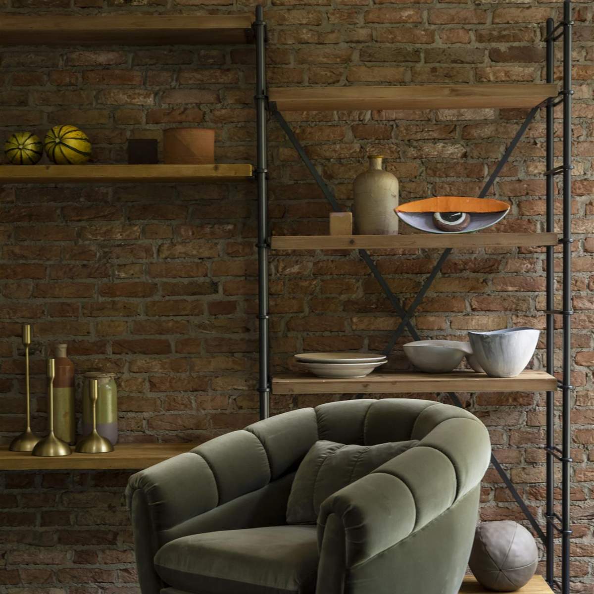 Dutch Bone Shelf Iron
