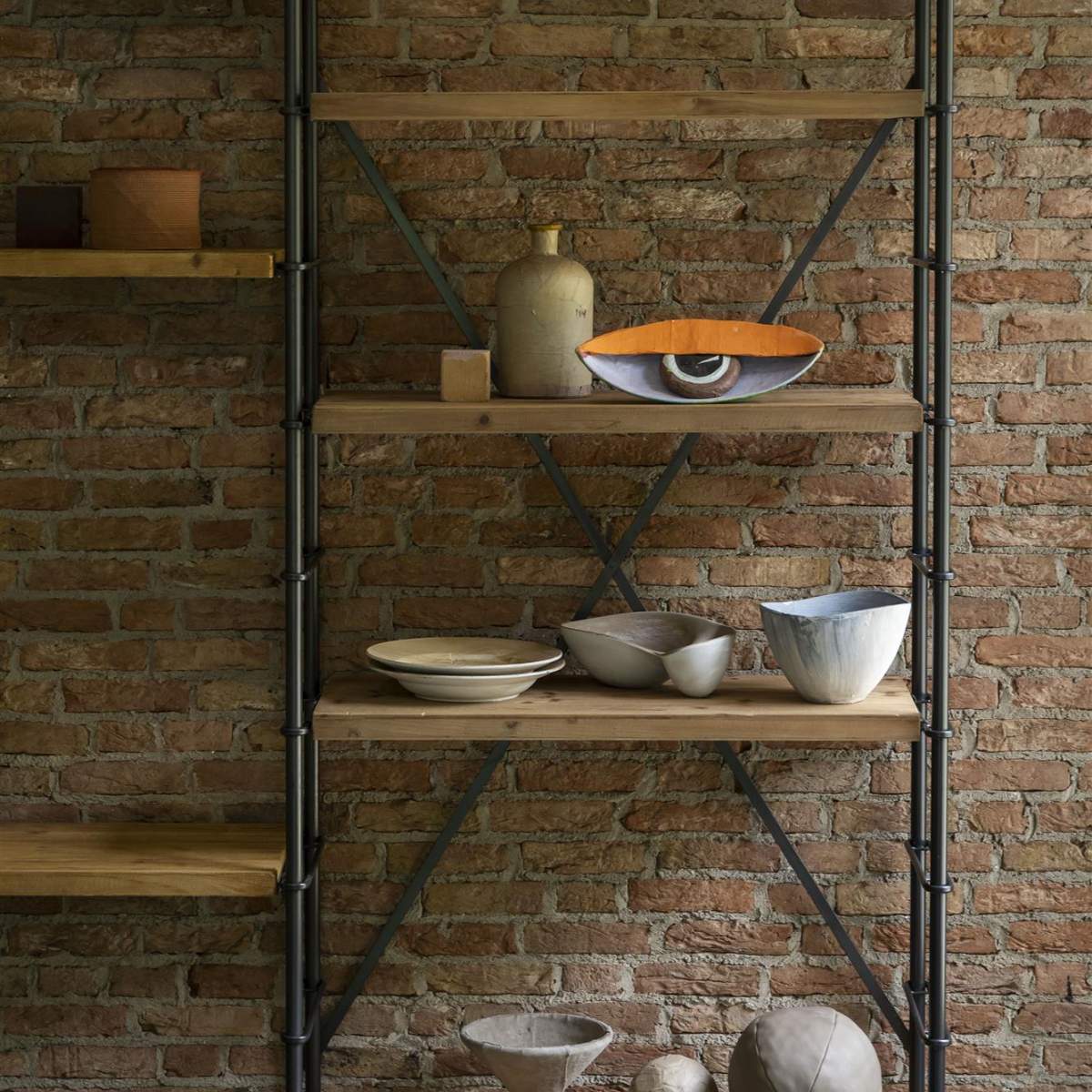 Dutch Bone Shelf Iron