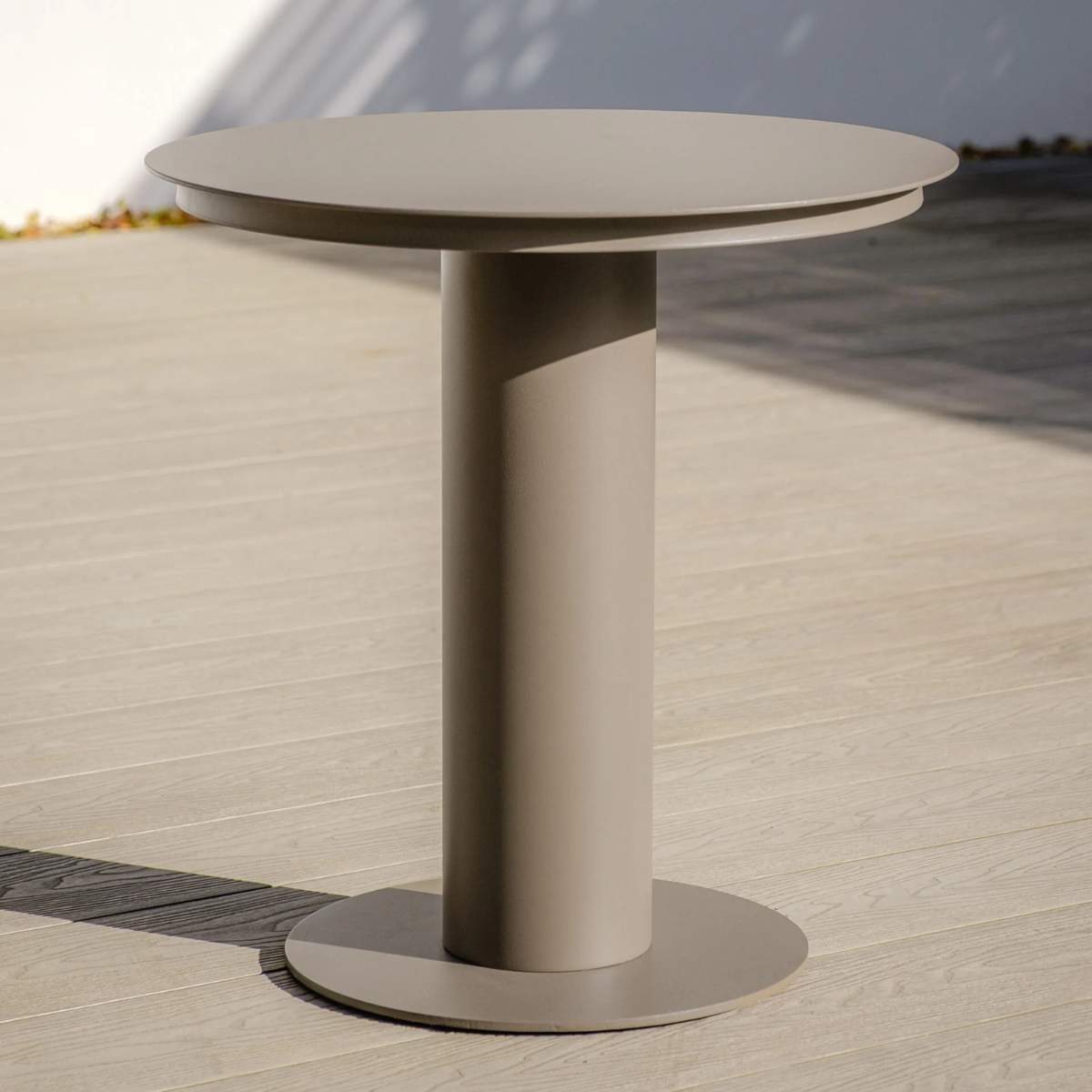 Maze Sicily Aluminium Round Pedestal Side Table - Café
