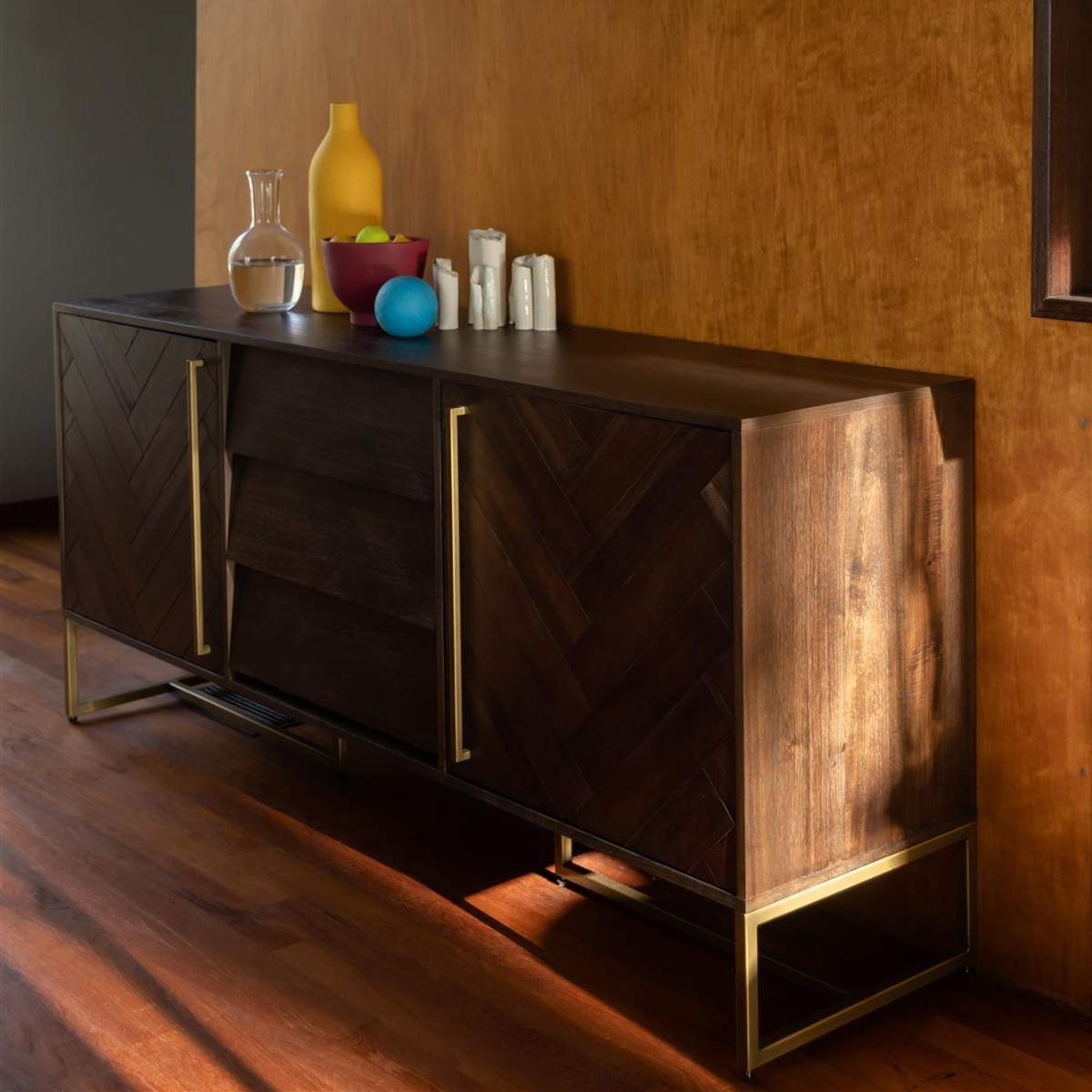 Dutch Bone Sideboard Class